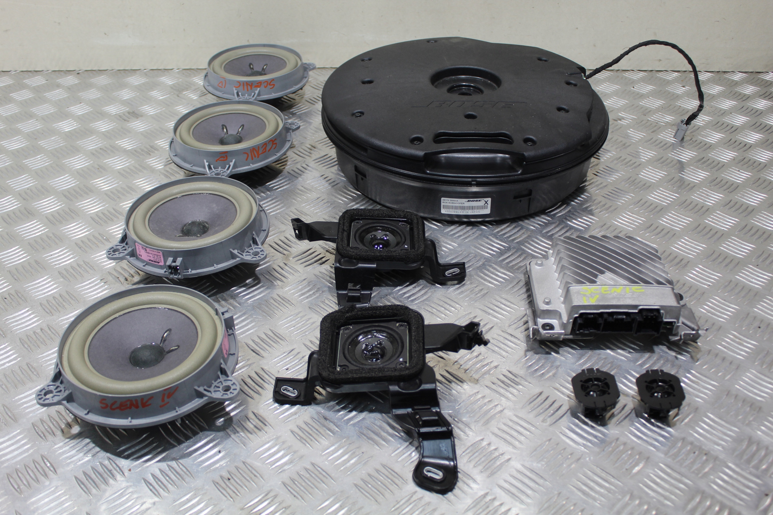 НАБІР ДИНАМІКІВ BOSE SCENIC IV 4