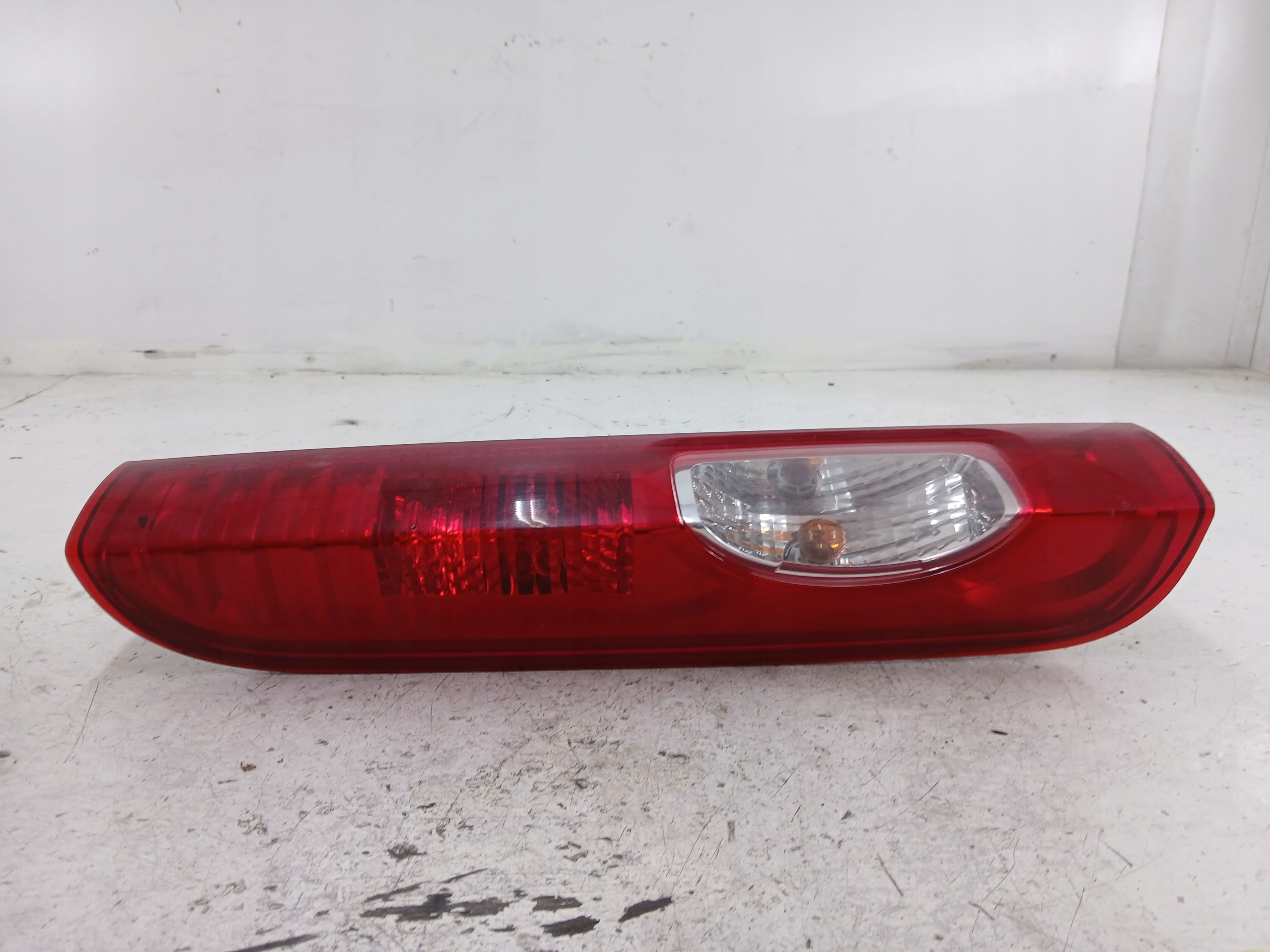 RENAULT TRAFIC II LIFT light left rear part