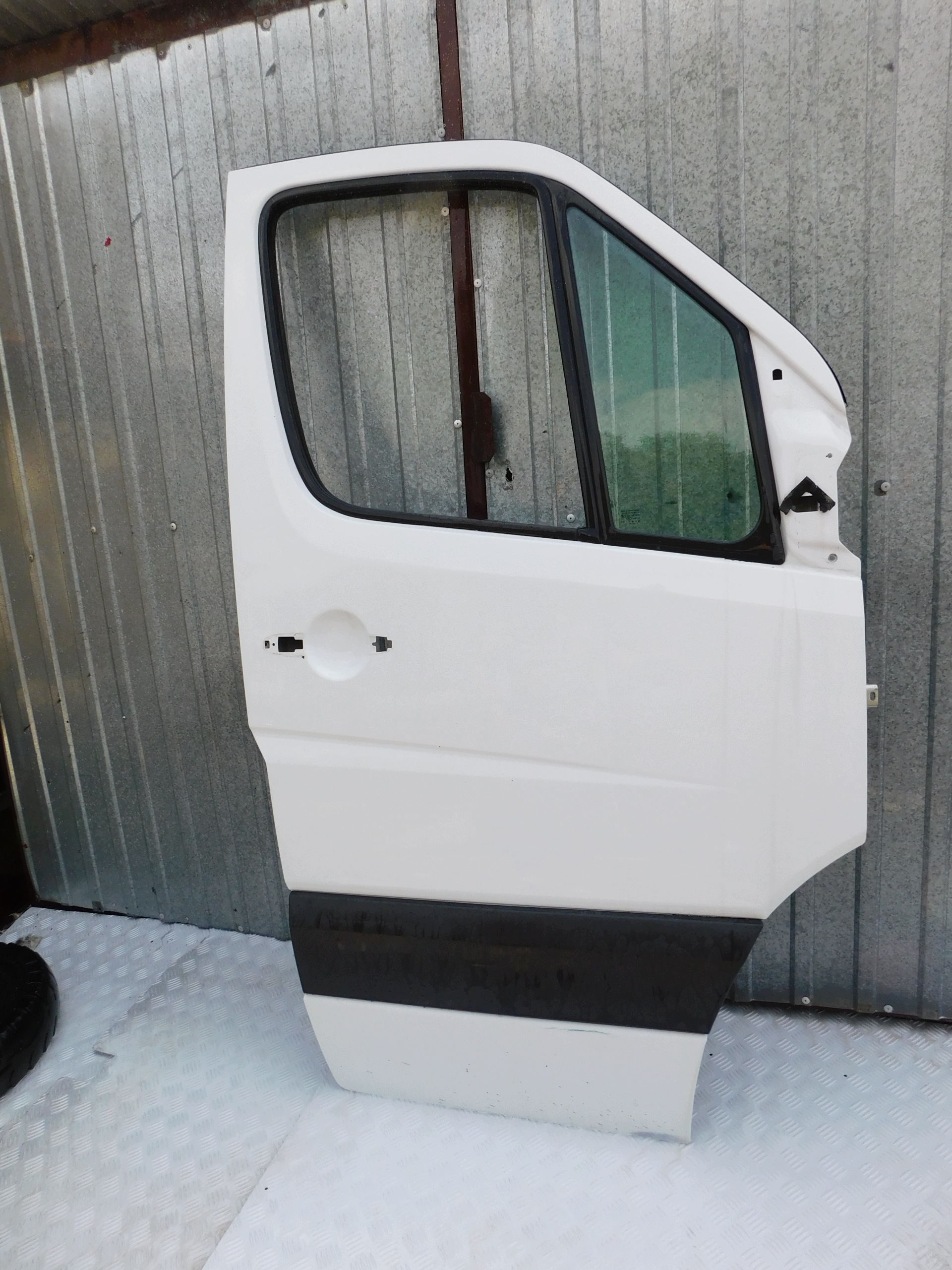 door front right of the passenger front Sprinter 906 VW Crafter without korozji