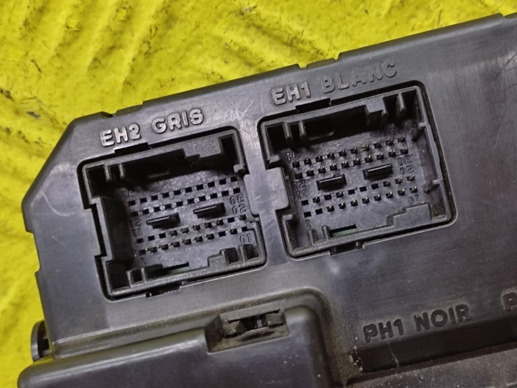 PEUGEOT 307 module compartment BSI 9651196880