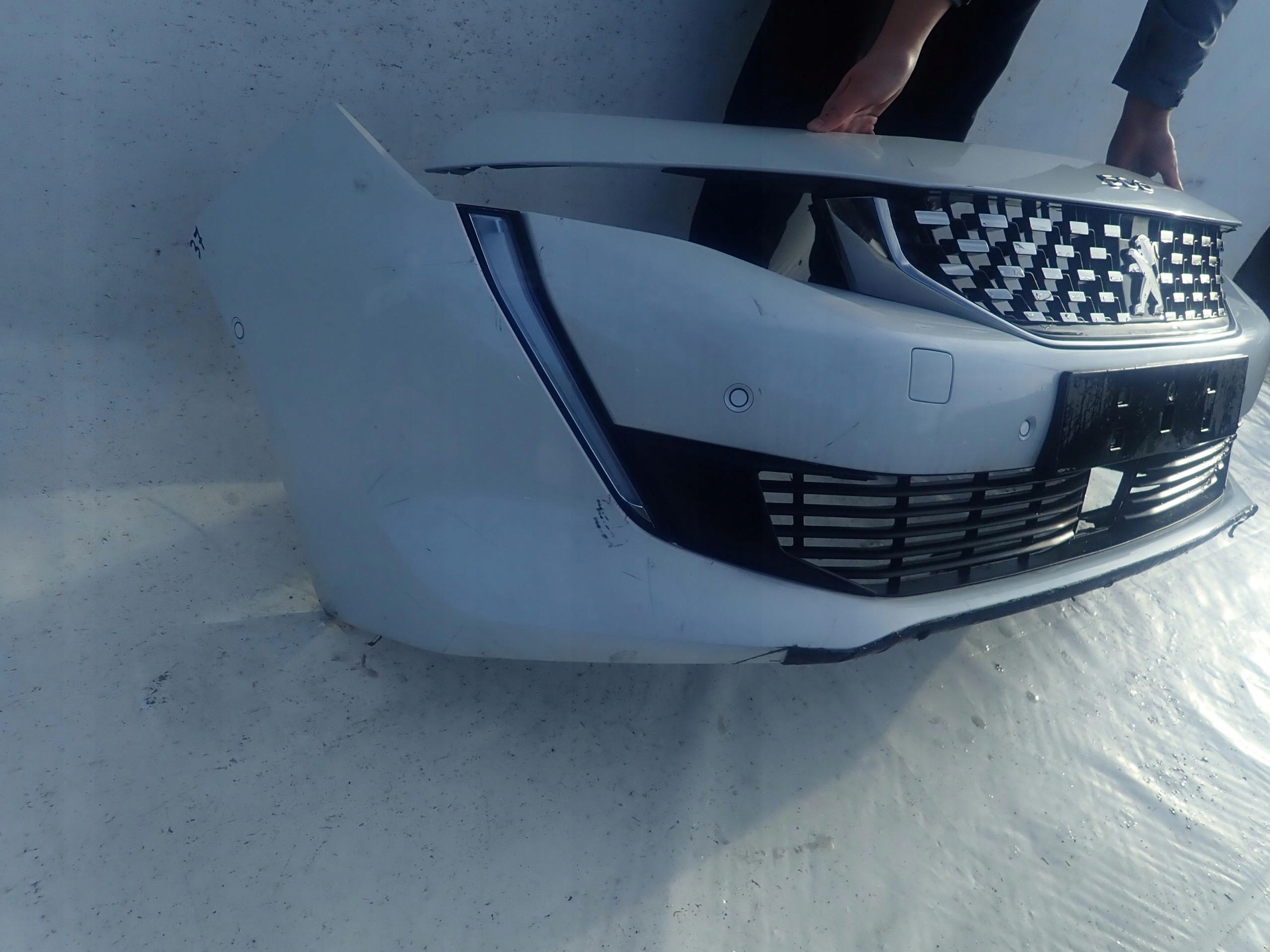 PEUGEOT 508 18- bumper front KAMERA 6xPDC LED