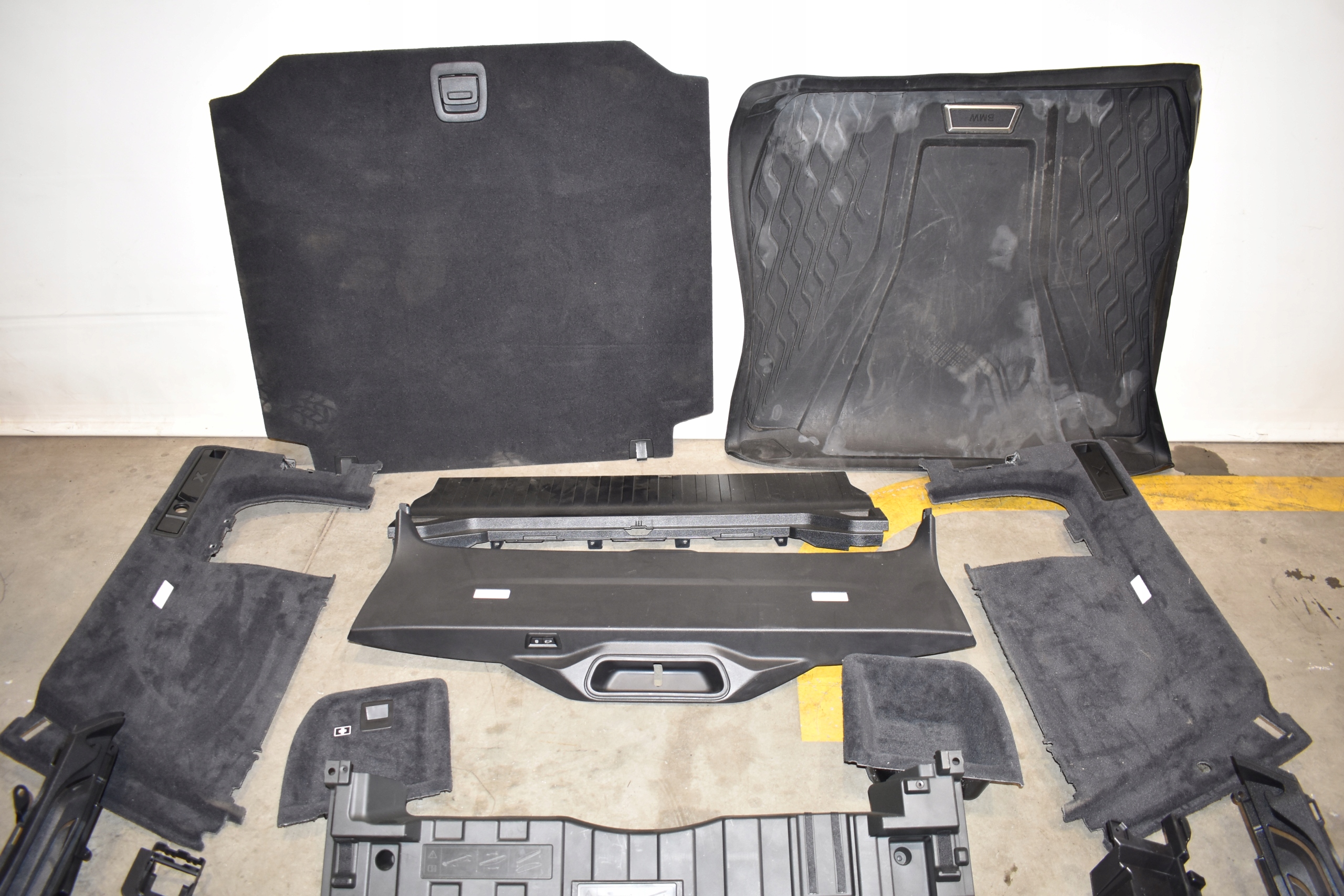 IDEALNY KPL. boot upholstery boot BMW G05 1