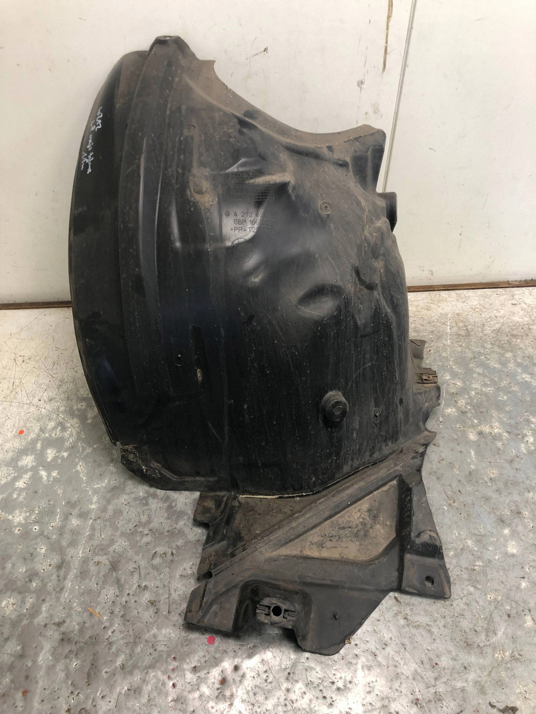 mudguard left front part rear MERCEDES W212 A2126903030
