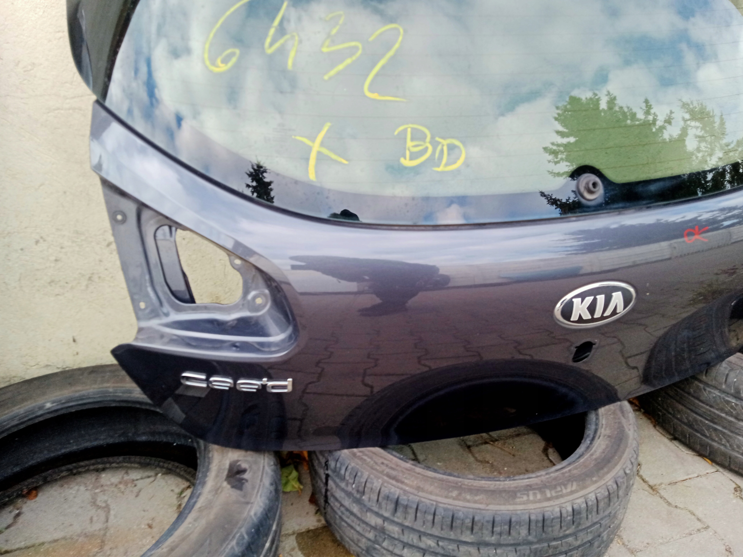 KIA CEED II HB boot door rear Z window BE 2012