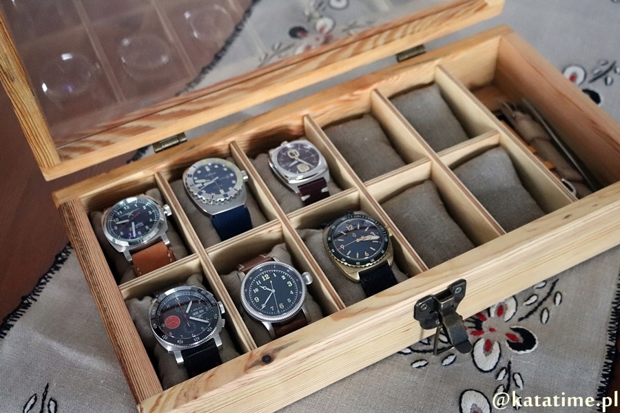 SKRZYNECZKA KASETKA PUDEŁKO BOX NA 10 ZEGARKÓW DREWNIANA ROBIONA RĘCZNIE Kolor wielokolorowy