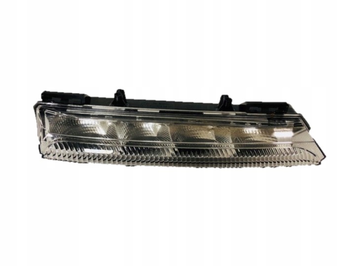 LAMPA LED PRAWY JAZDY DZIENNEJ MERCEDES B W246