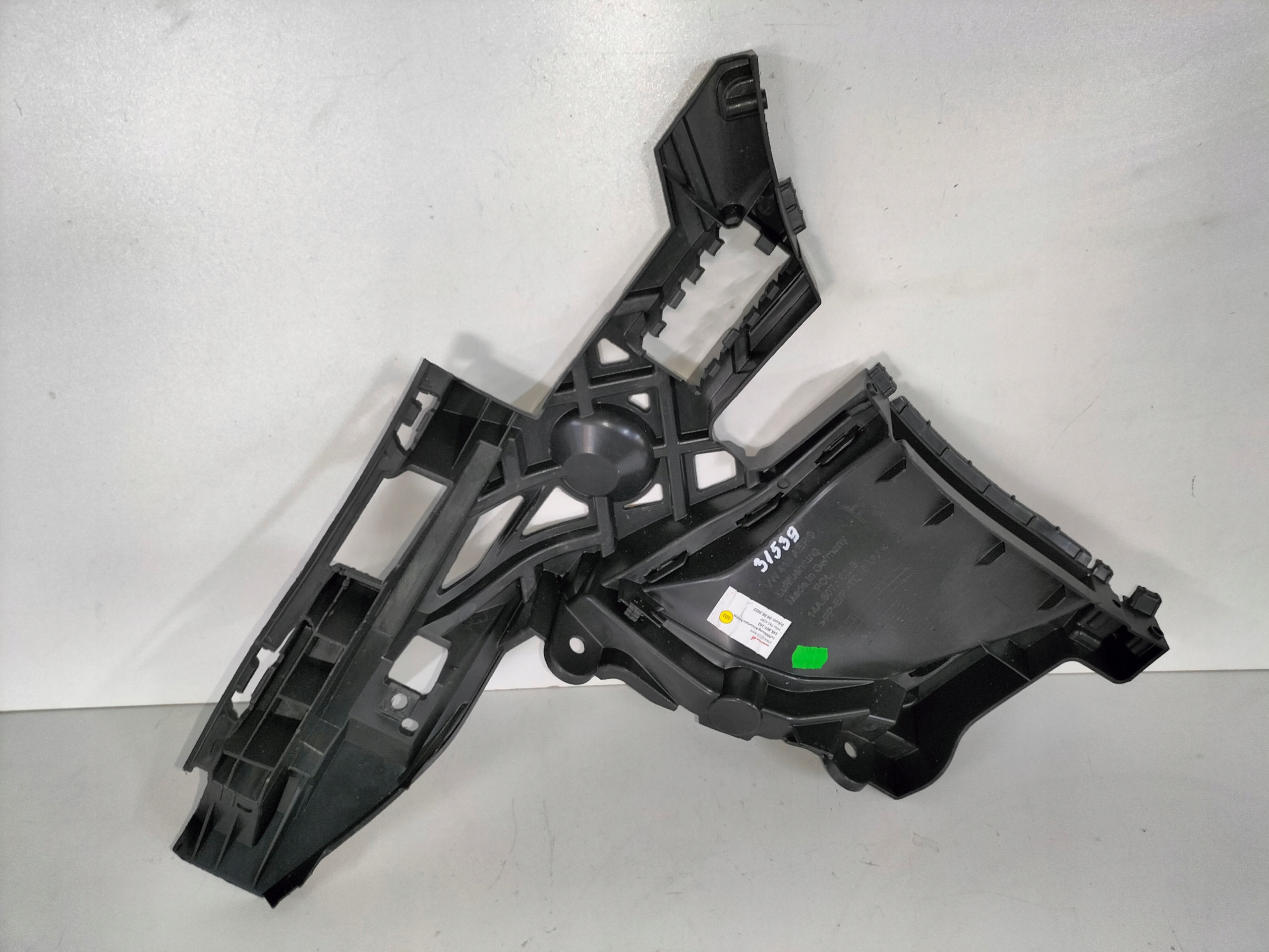 support holder of a bumper front right VW ID7 AERO 213 22