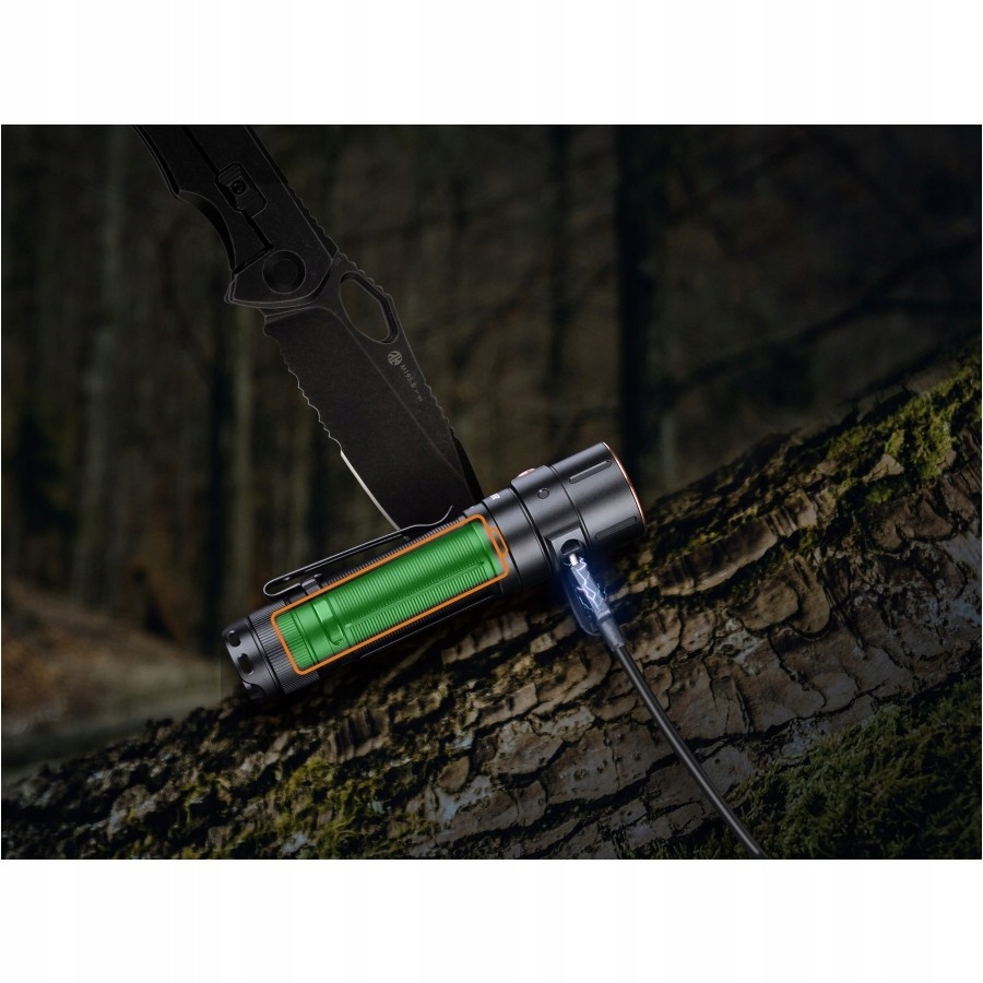 Latarka Fenix E28R 1500lm aku 3400 USB-C IP68 Kolor dominujący czarny