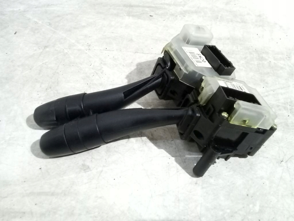 Kia Ceed et Commandes Commodo phares