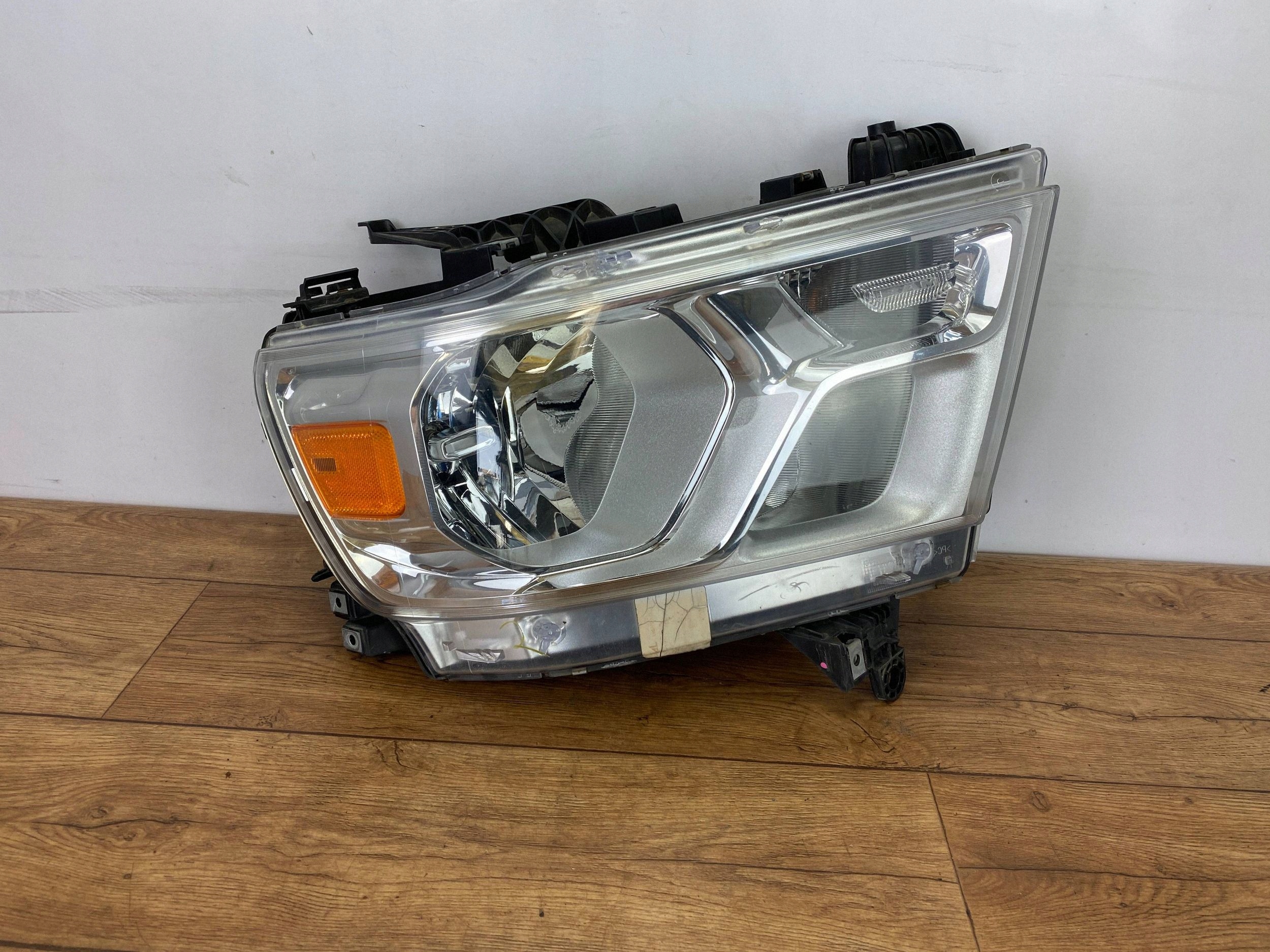 Reflektor light front right fog light Dodge Ram 1500 DT 2019+