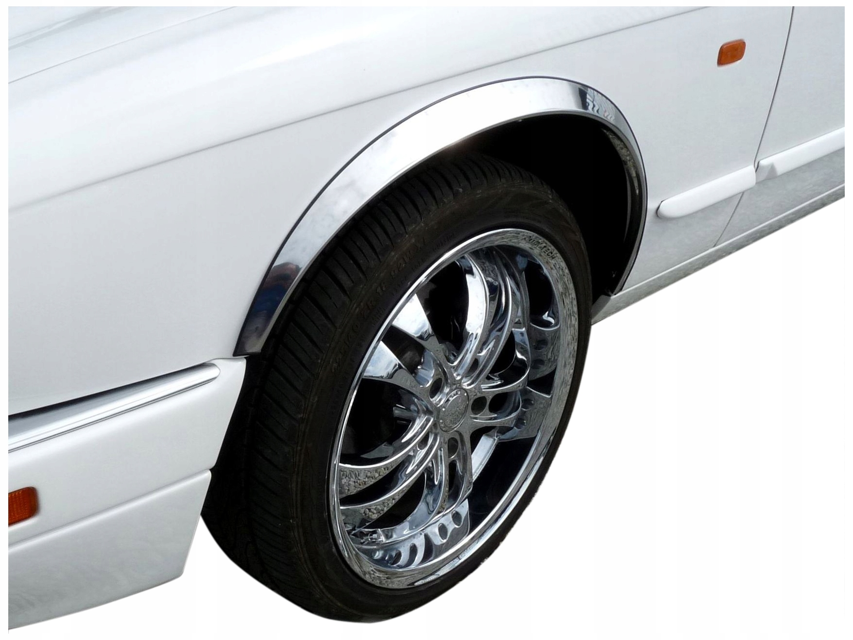 

Nakładki Nadkola Błotnik Mercedes 190 W201 W126