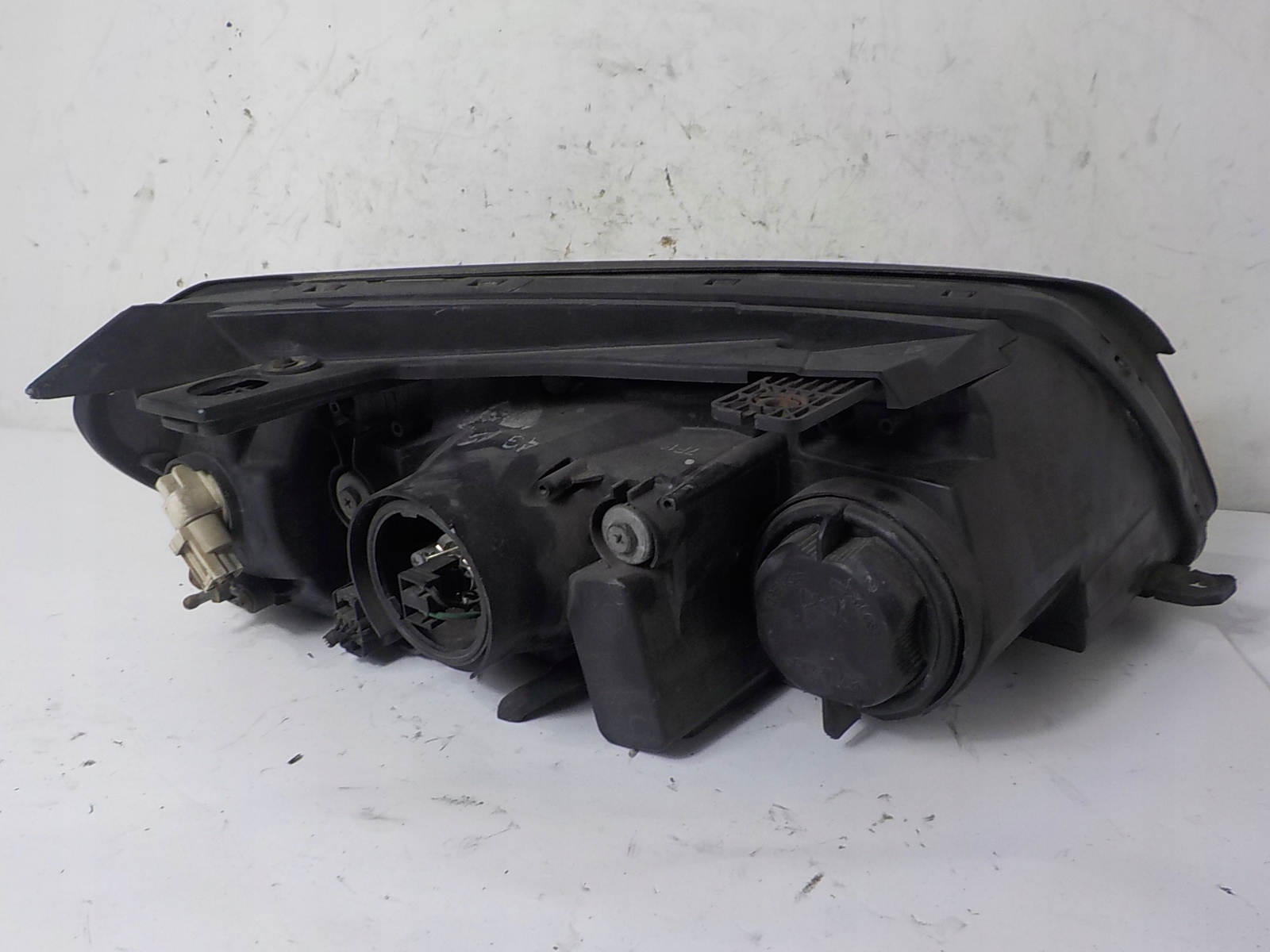 CHEVROLET CAPTIVA light left front front UK