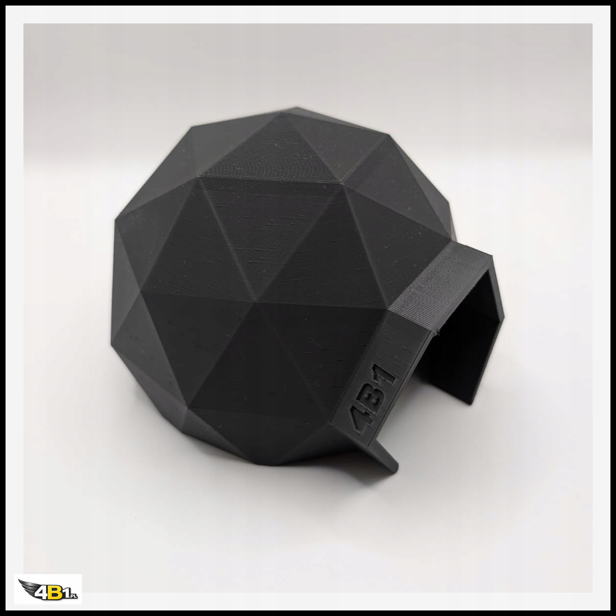 Space 101 3D domeček pro křečka *moderní *pro malé hlodavce *černý