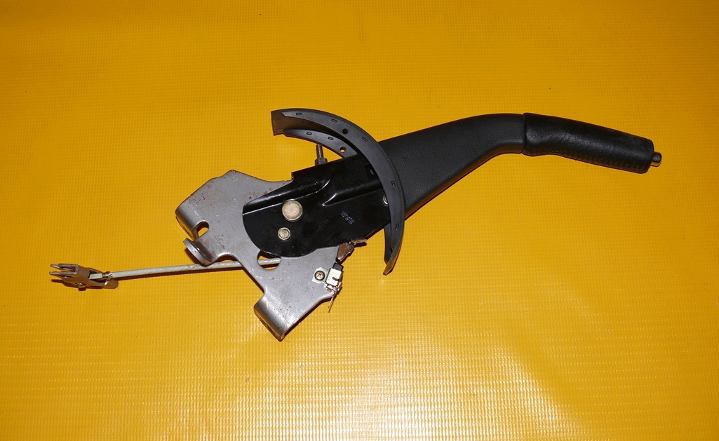 páčka elektrická brzda POSTOJOWEGO MITSUBISHI OUTLANDER a 1 03-06r.