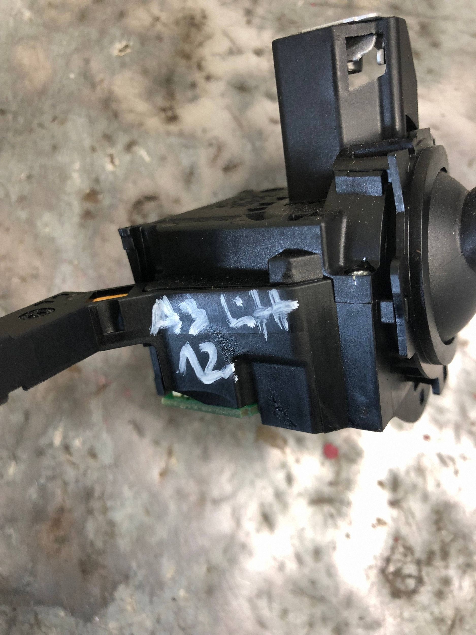ručice brisača desna AUDI A3 8P LIFT 8P0953519E