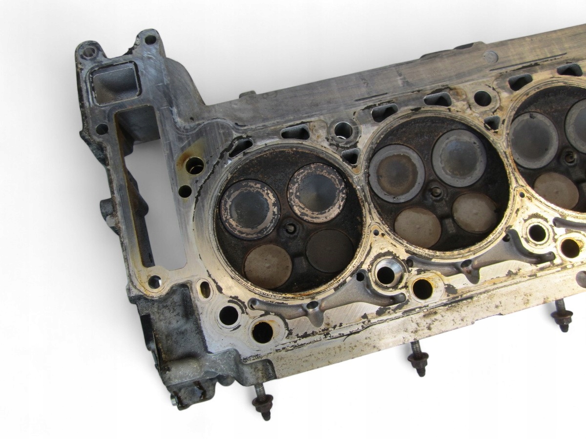 head. right Mercedes W221 S500 5.5 V8 M273