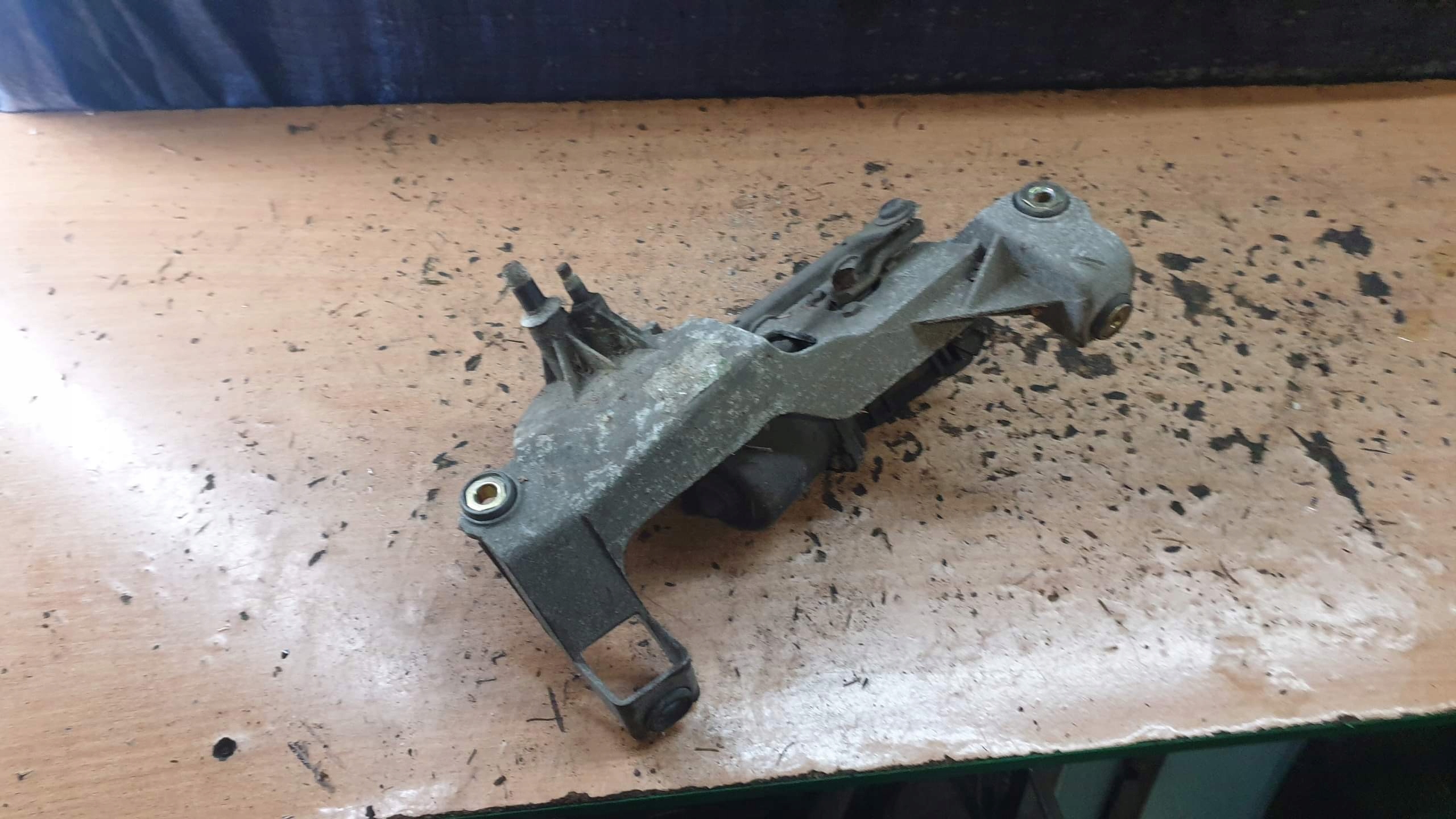 AUDIN13 - AUDI A2 мотор стеклоочистителя Европа