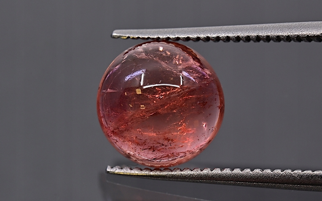 Turmalín kulatý kabošon fi 8 mm