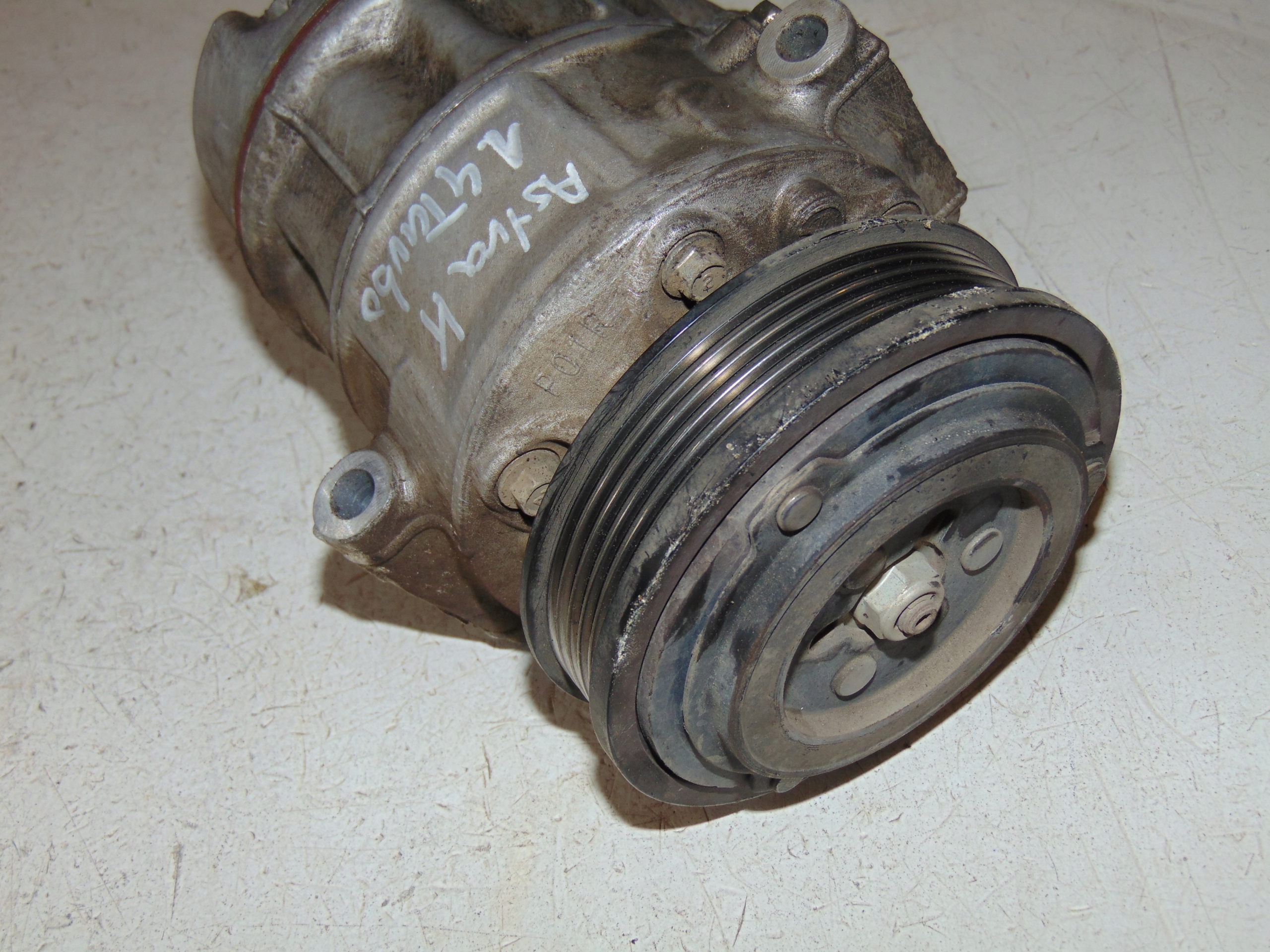 compressor klimy OPEL ASTRA 5 K 1.4 turbo 13367372