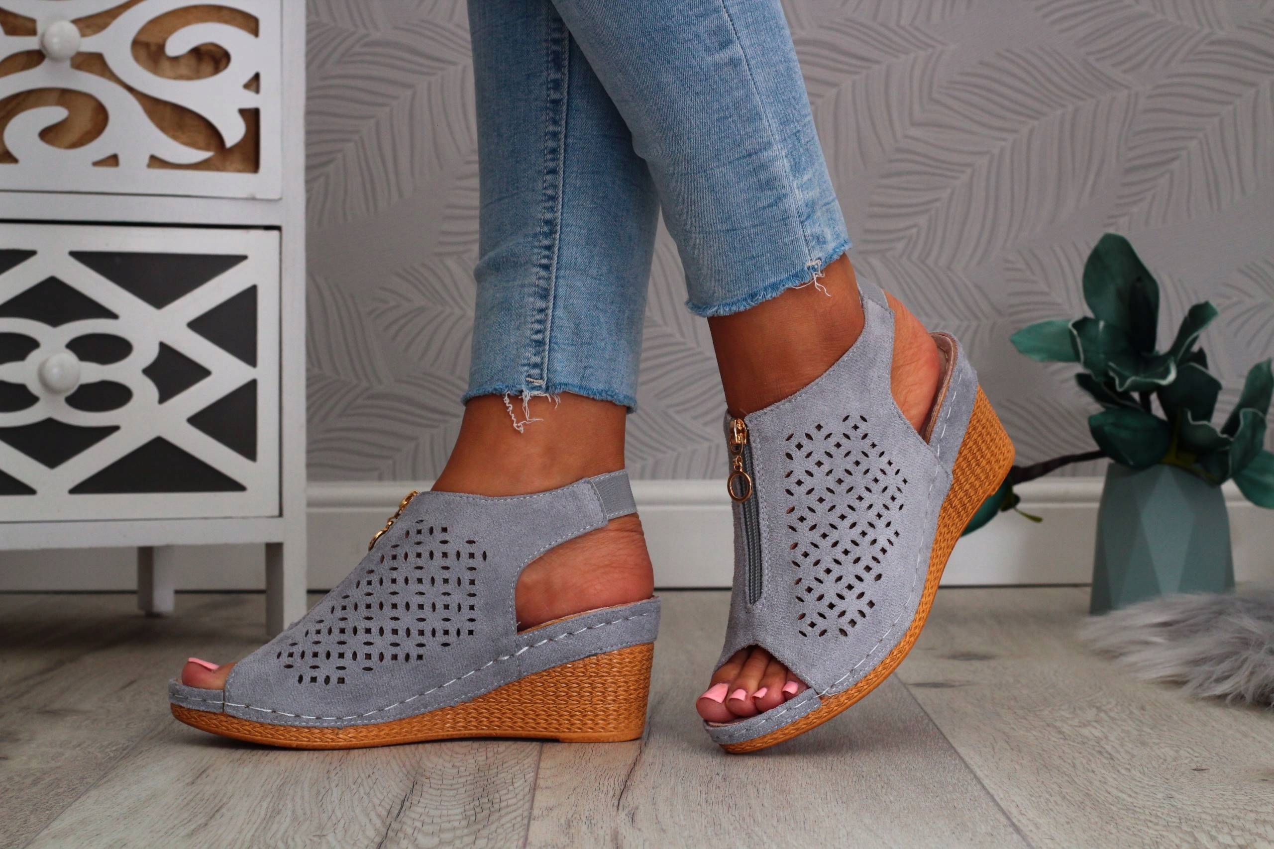 ELEGANCKIE SANDAŁY DAMSKIE NA koturnie SKÓRA Rozmiar 40