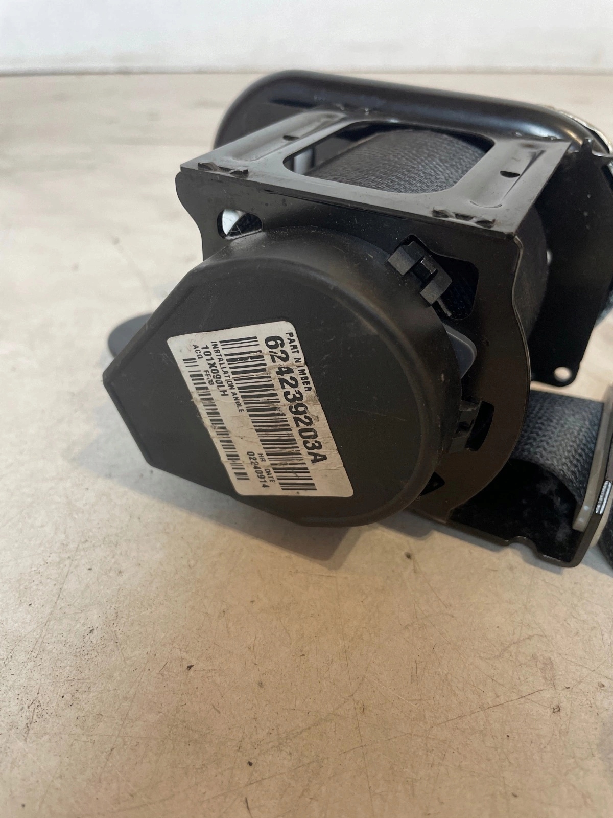 tension belt safety front front left Nissan Leaf and Lift 5D
