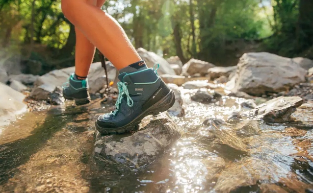 BUTY TURYSTYCZNE WODOODPORNE DAMSKIE MODNE QUECHUA Rozmiar 38