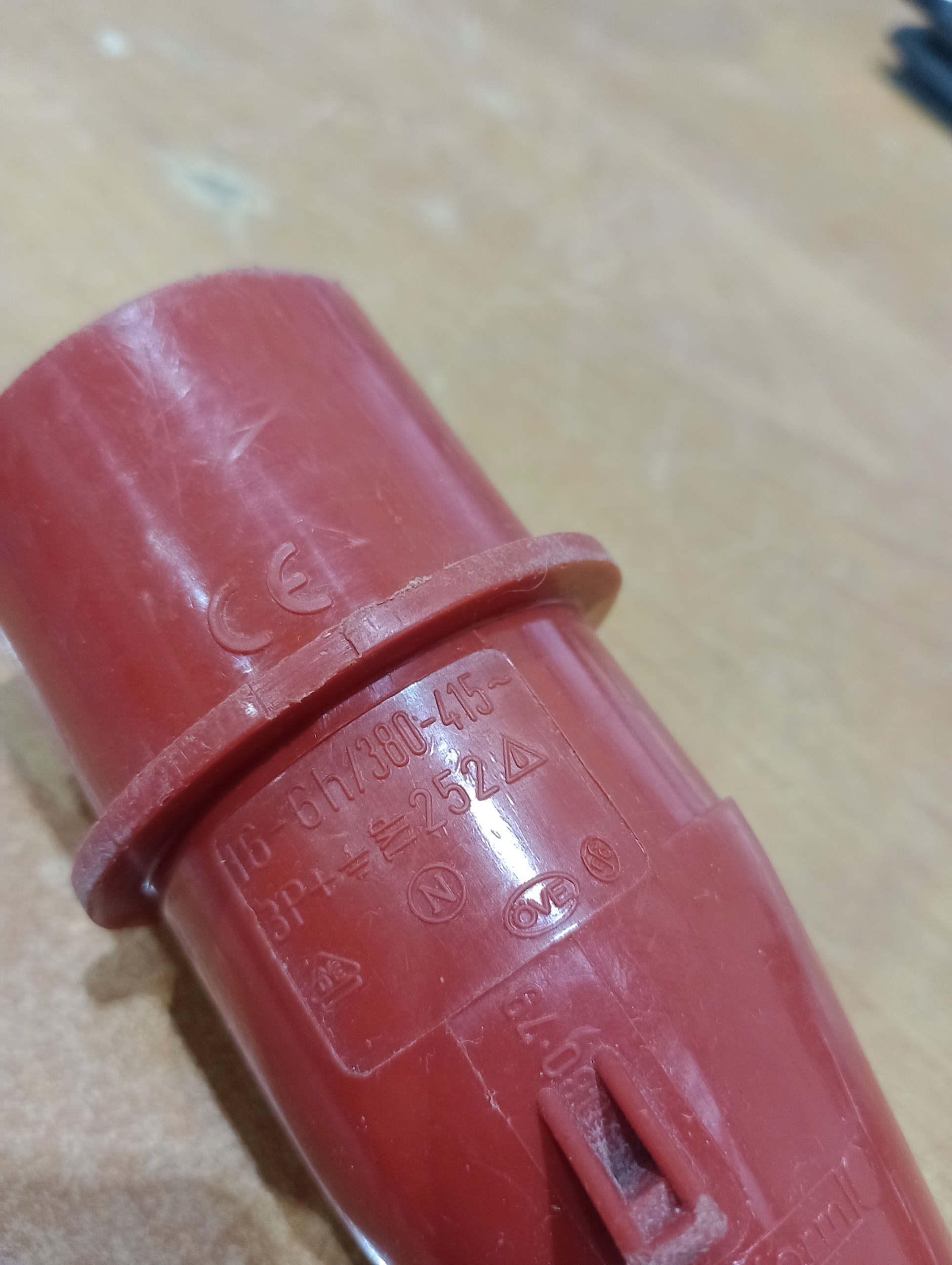 Wtyk 4 pin 3 fazy 16A MIX EAN (GTIN) 5905600309476