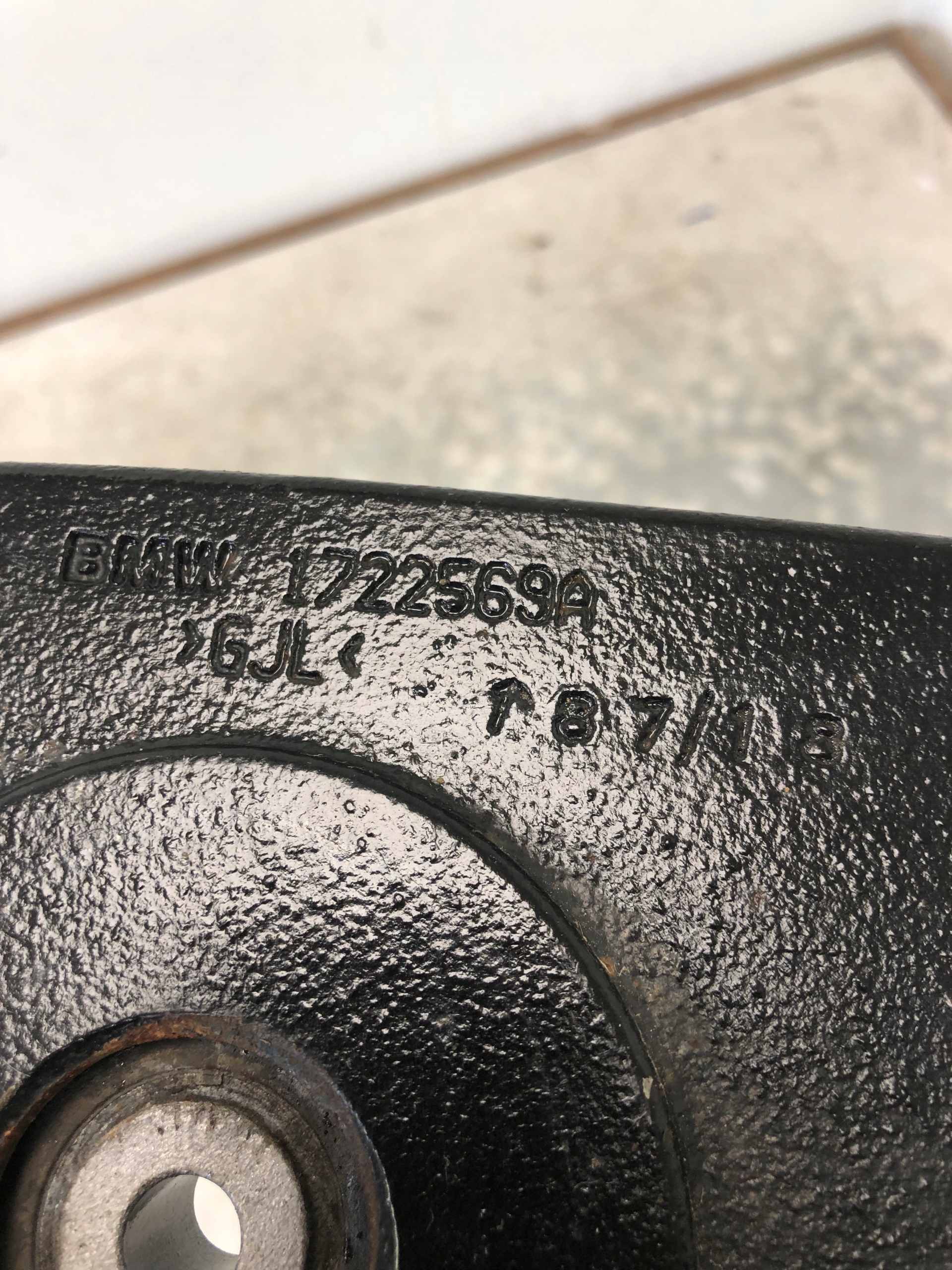 TLUMIK DRGAN BMW F21 6877100