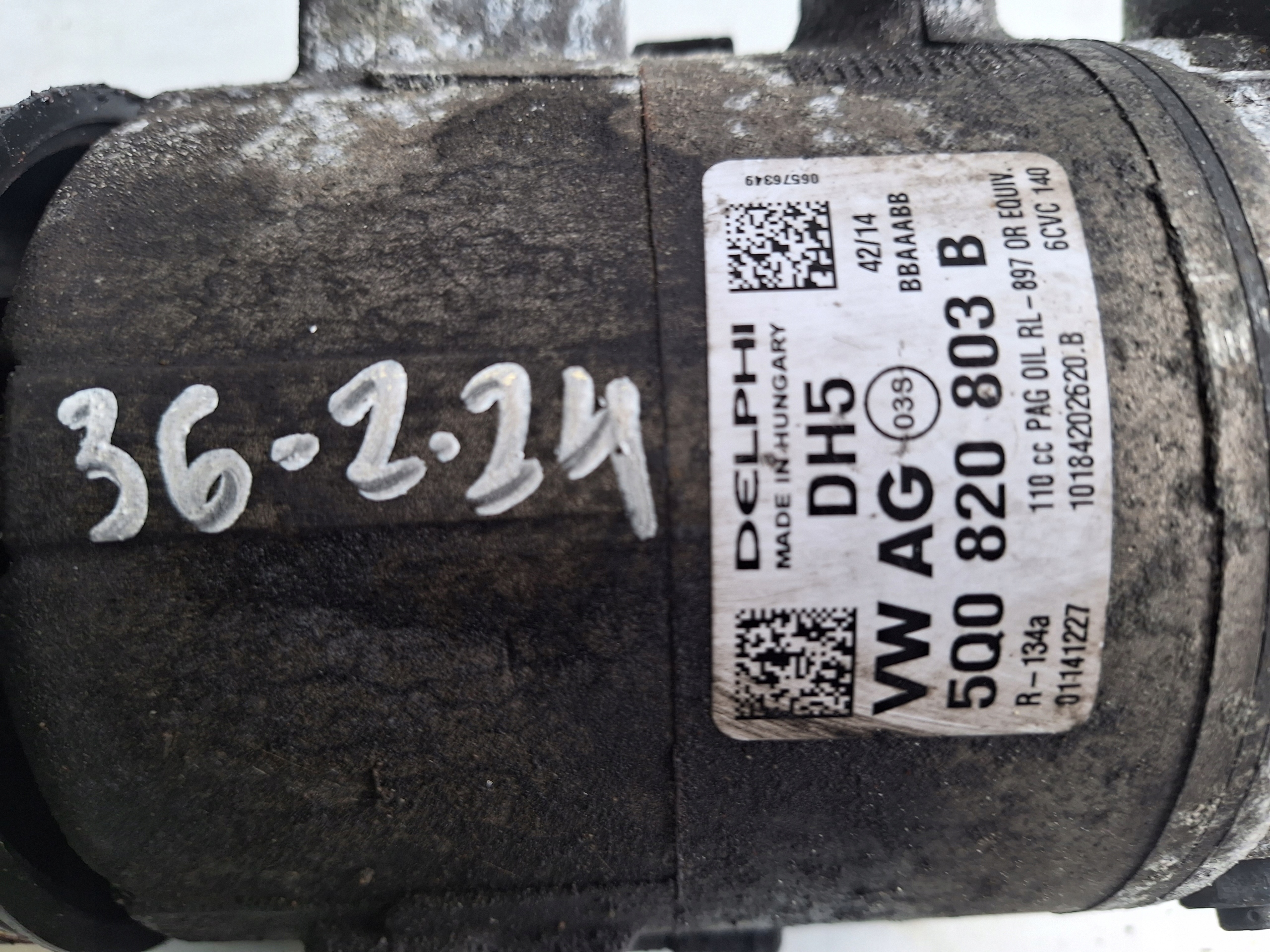 VW SEAT SKODA AUDI compressor; compressor AC 5Q0820803B