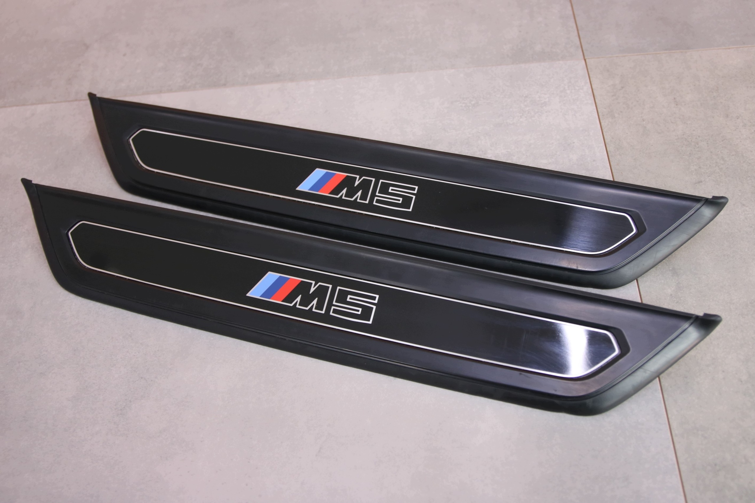BMW M5 G90 G99 mouldings caps threshold front front 7886679