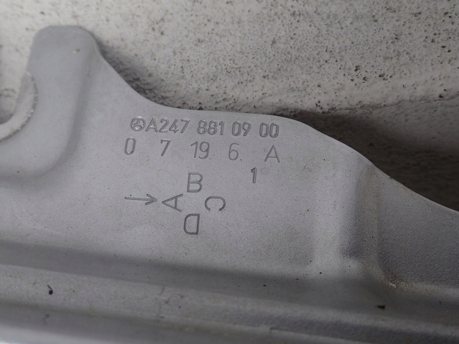 fender left front front MERCEDES B KLASA 247