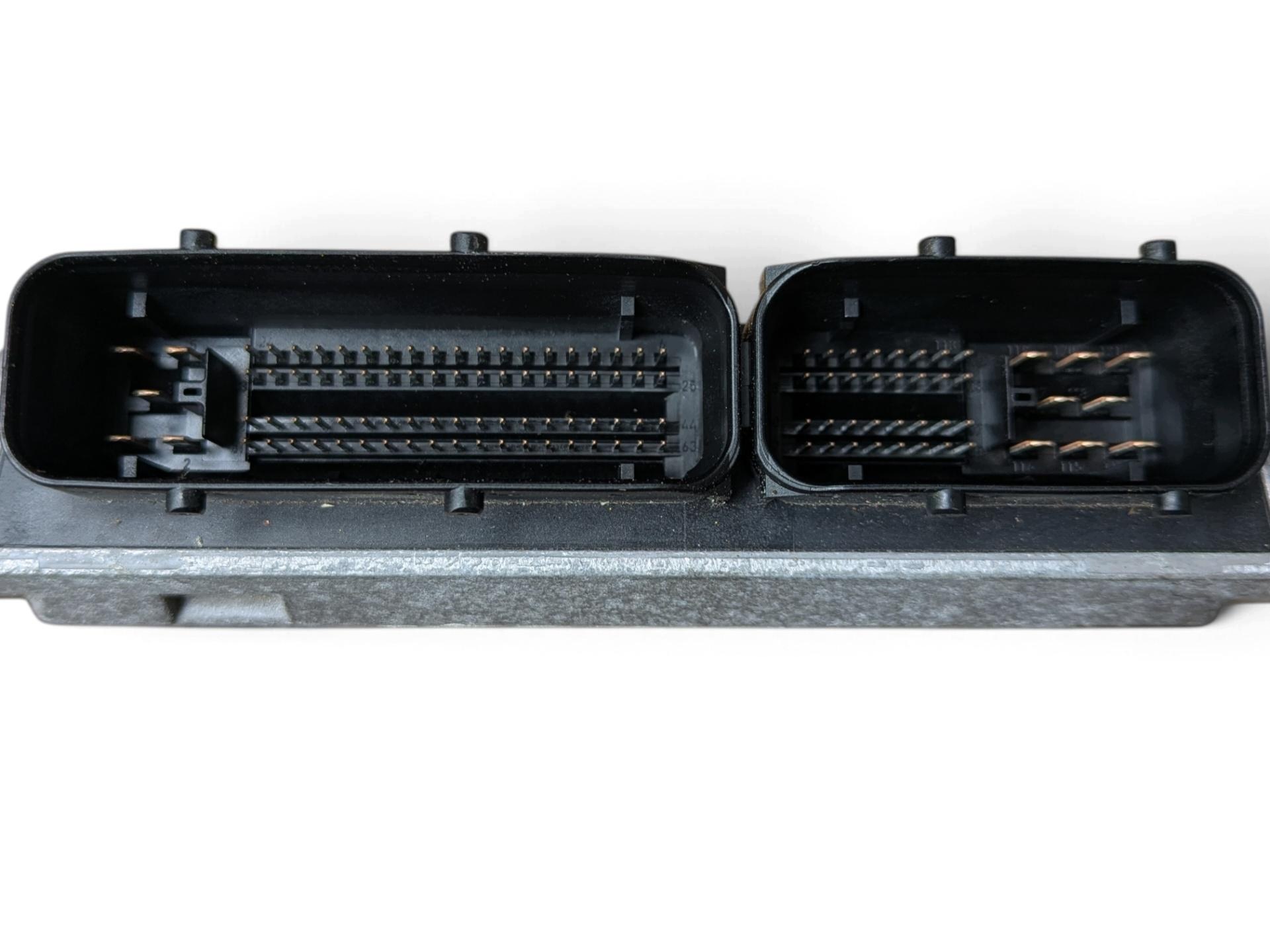 control unit of the engine Volkswagen Touran facelift 2008 06A906033KR