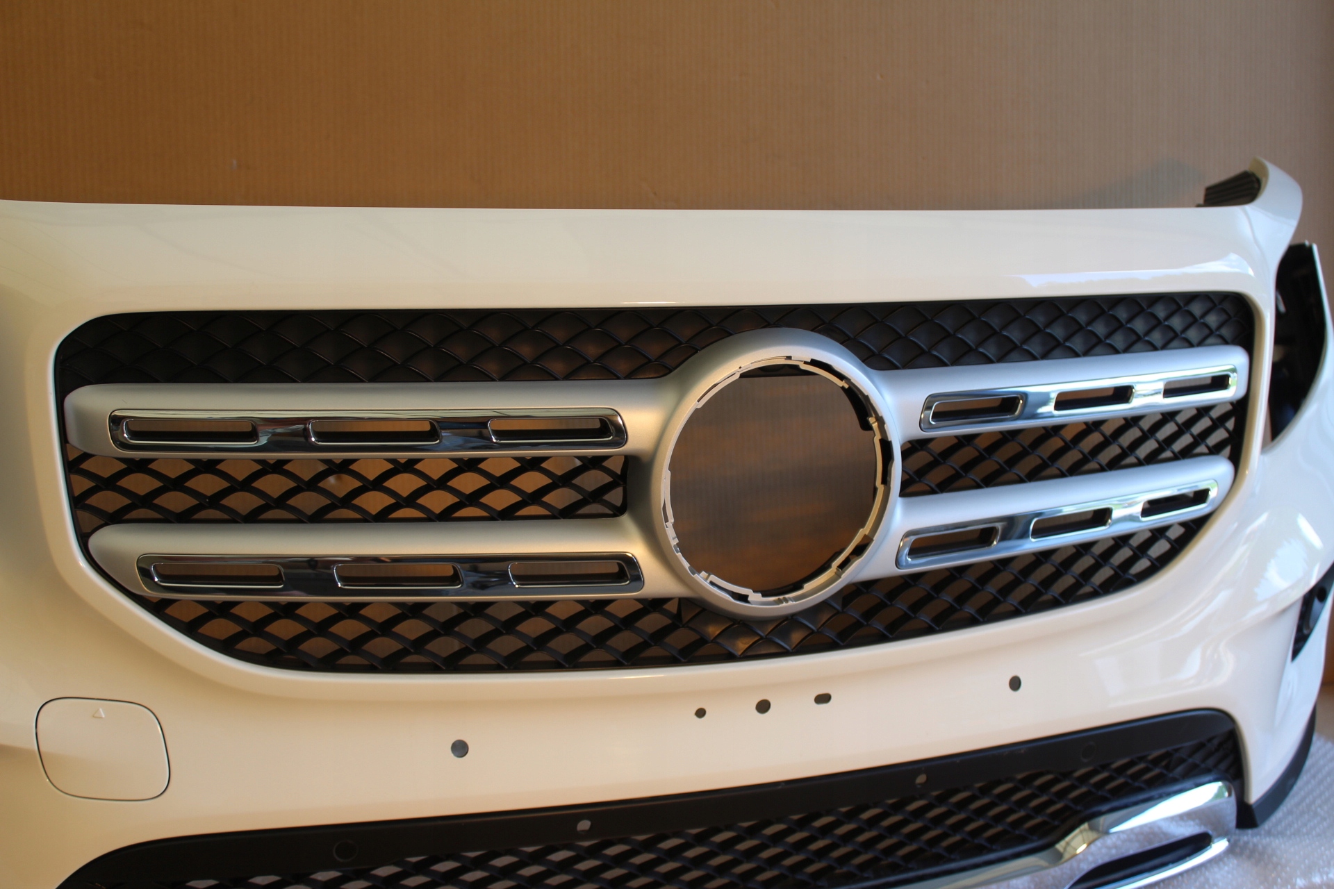 Zderzak przód przedni Mercedes GLB 247 KOLOR 149 Strona zabudowy przód