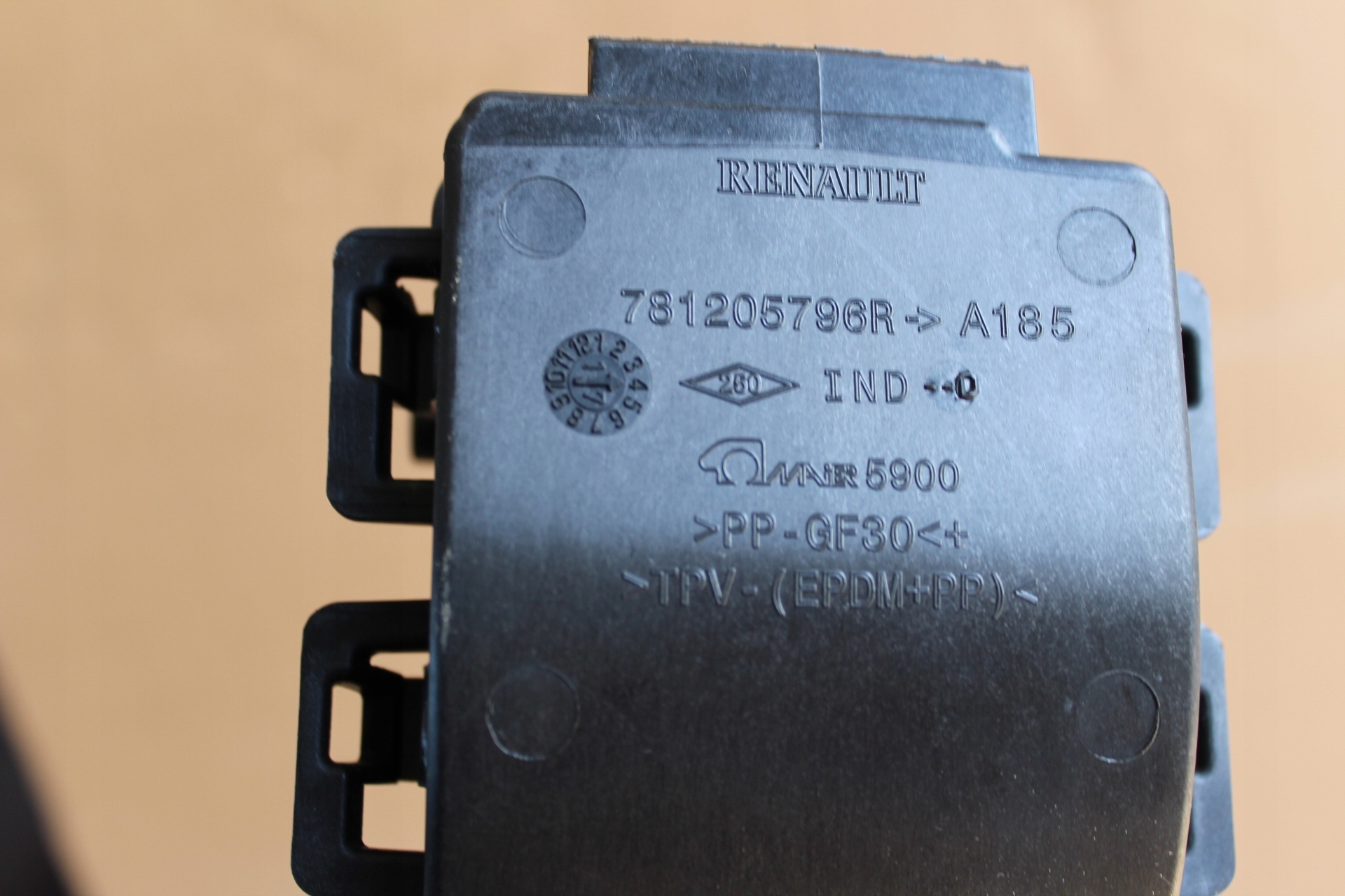 RENAULT GRAND SCENIC IV KLAPKA WLEWU PALIWA Typ samochodu Samochody osobowe