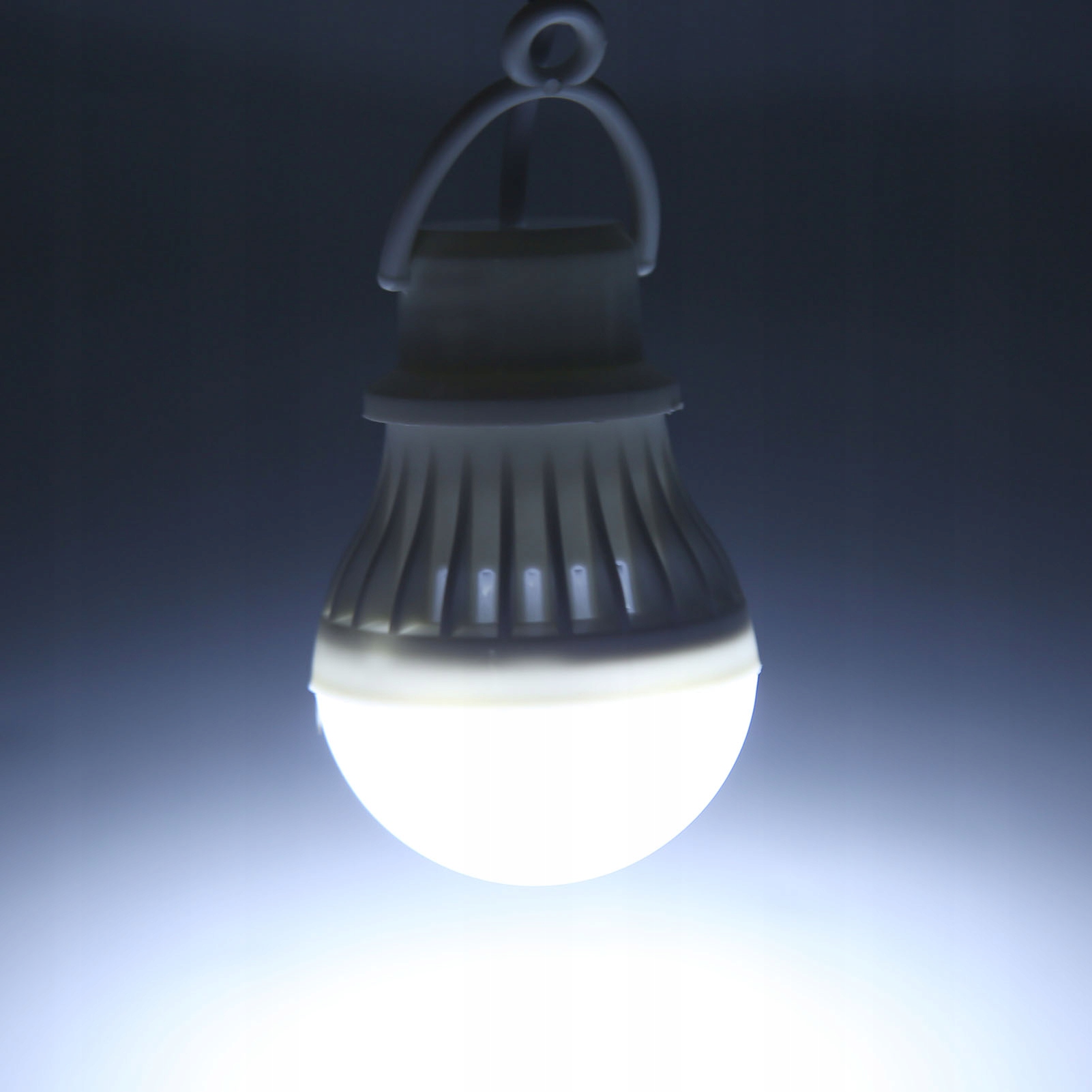 ŻARÓWKA TURYSTYCZNA LED Z FUNKCJĄ POWER BANK USB Model T50