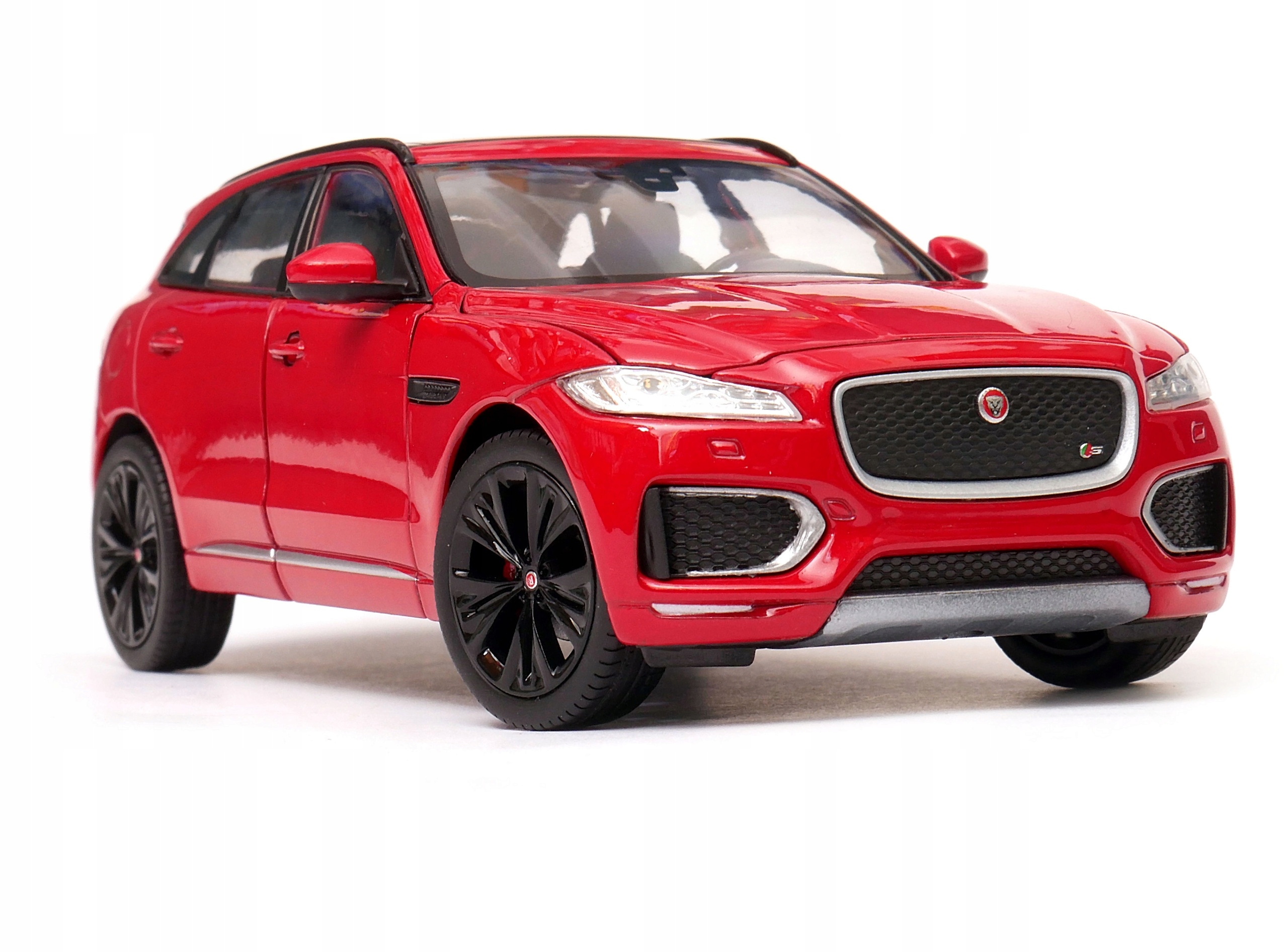 Jaguar F-Pace model Welly 1:24 24070W vínová