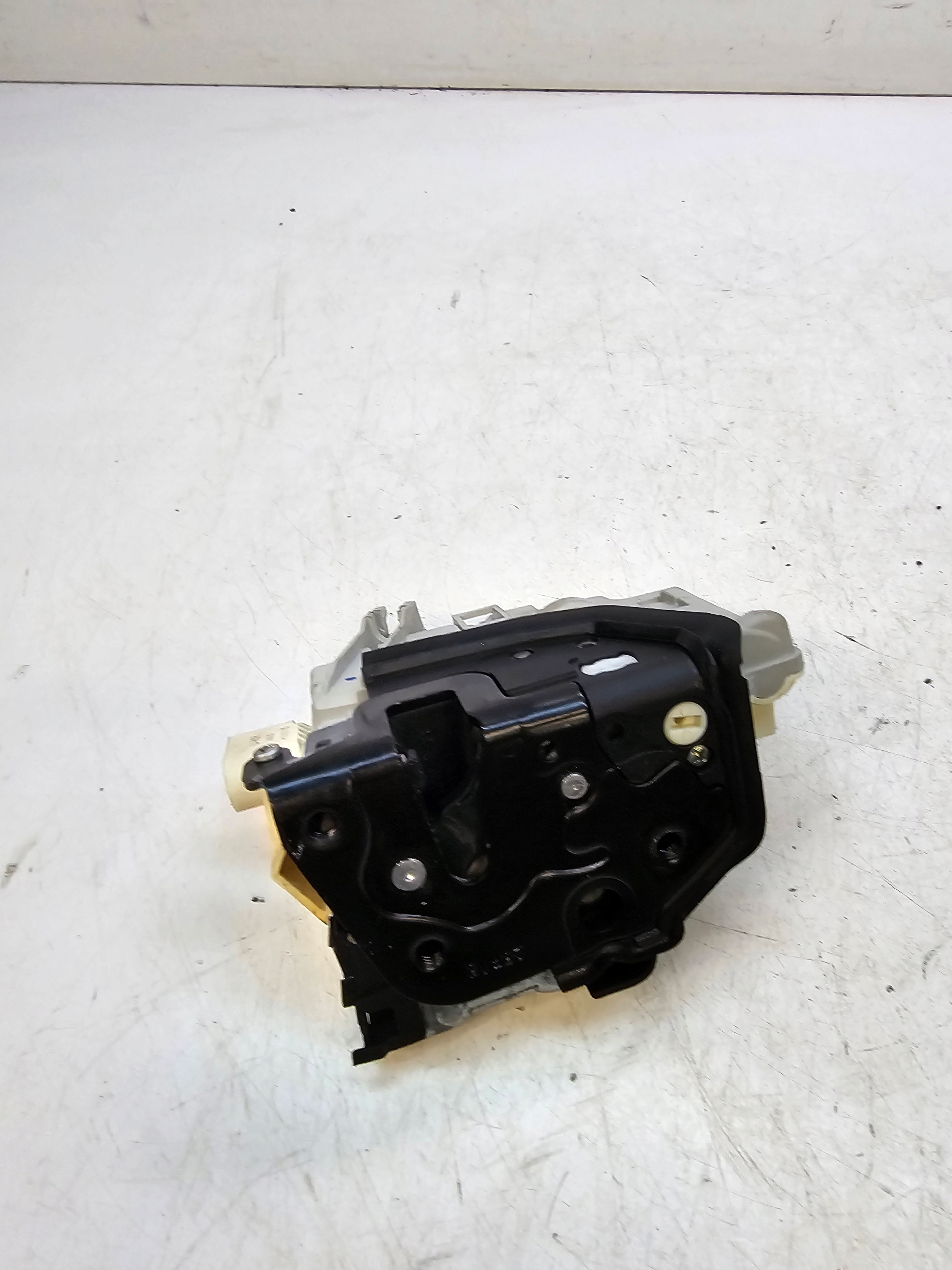 lock door right rear part AUDI A4 B9 A5 A6 4G0839016B 9-PIN