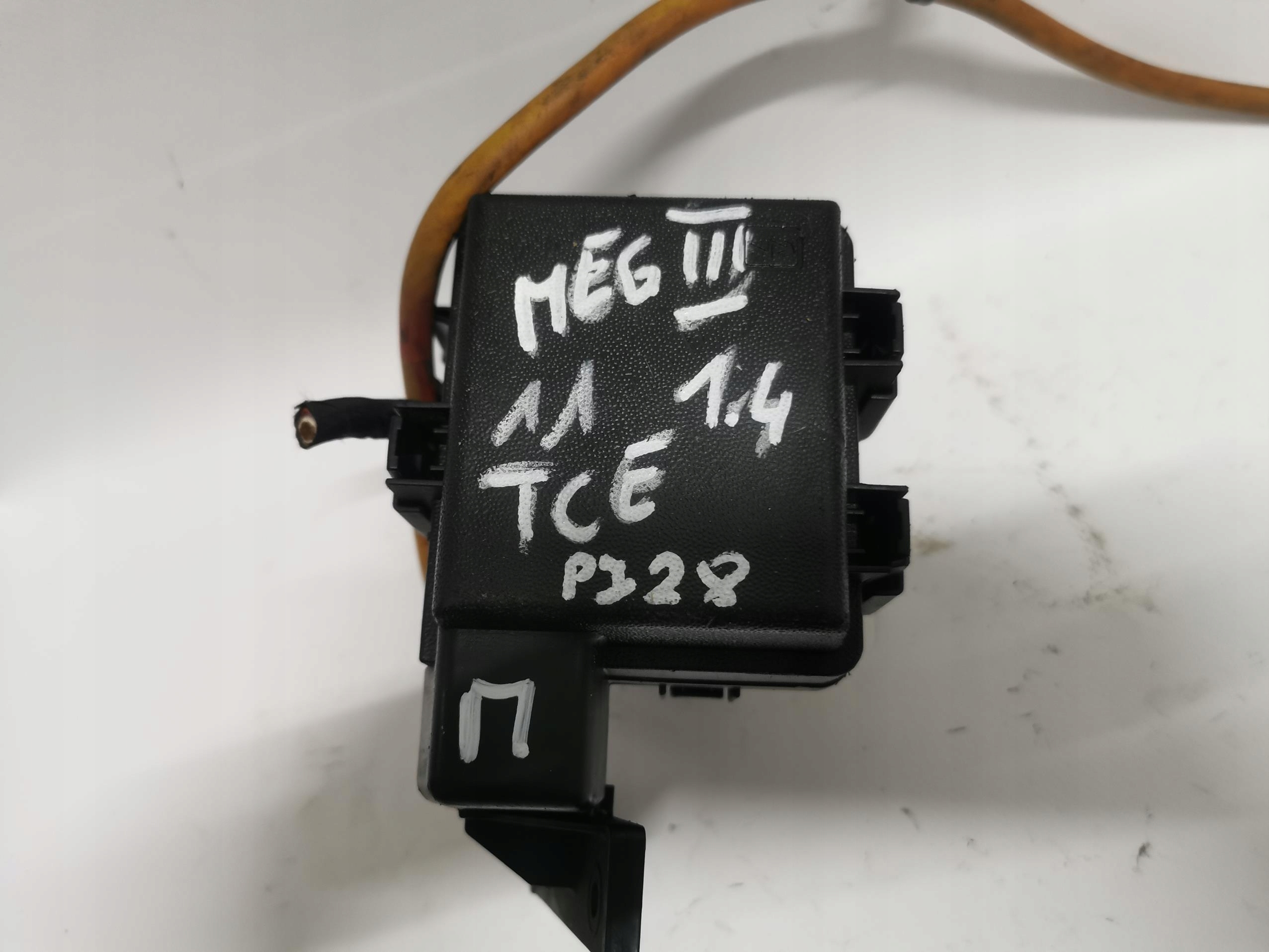 compartment BSI RENAULT MEGANE III 1.4 TCE 63598207
