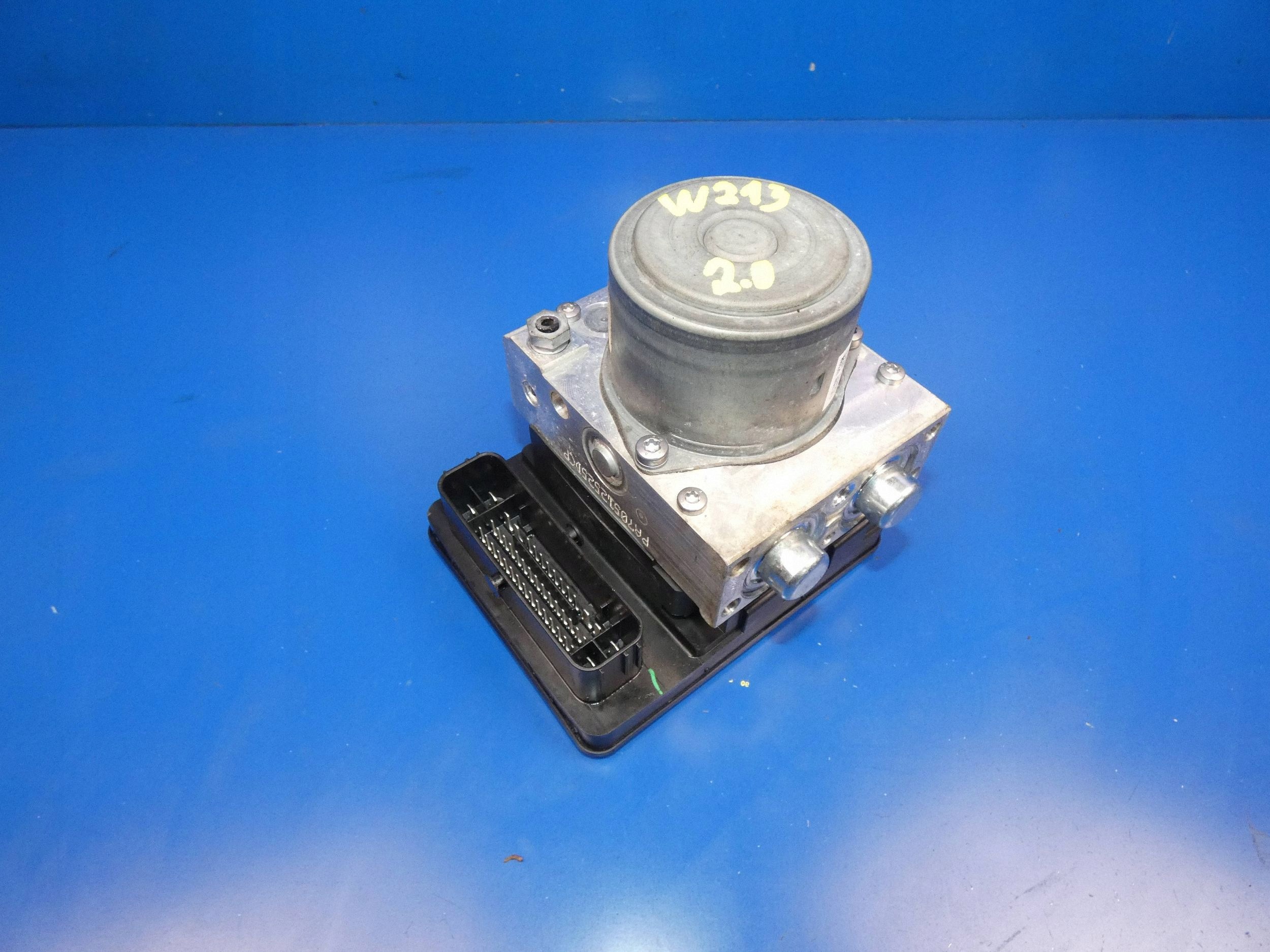 MERCEDES E KLASA W213 pump ABS control unit