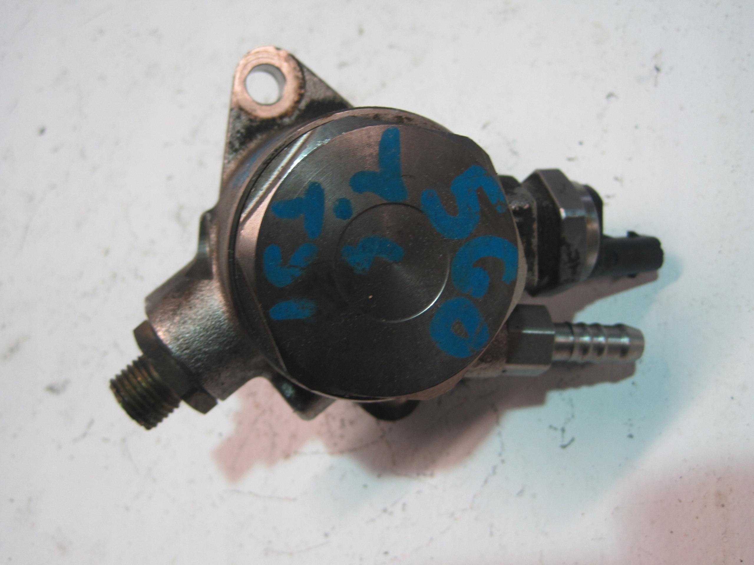 feed pump VW POLO 1,4TSI 04E127026BC