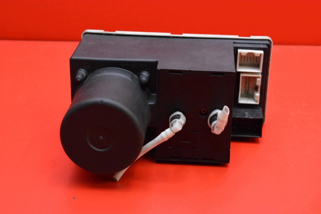pumpa centrálního zámku 8L0862257D AUDI A3 8L 3D 96-00