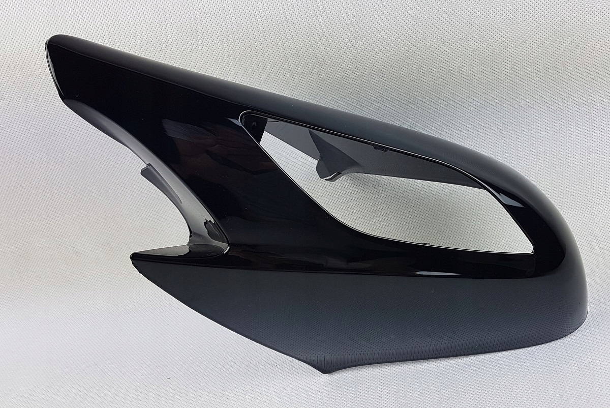 LUSTERKO OBUDOWA LUSTERKA LEWA HONDA ST 1300 02 Installation side Left