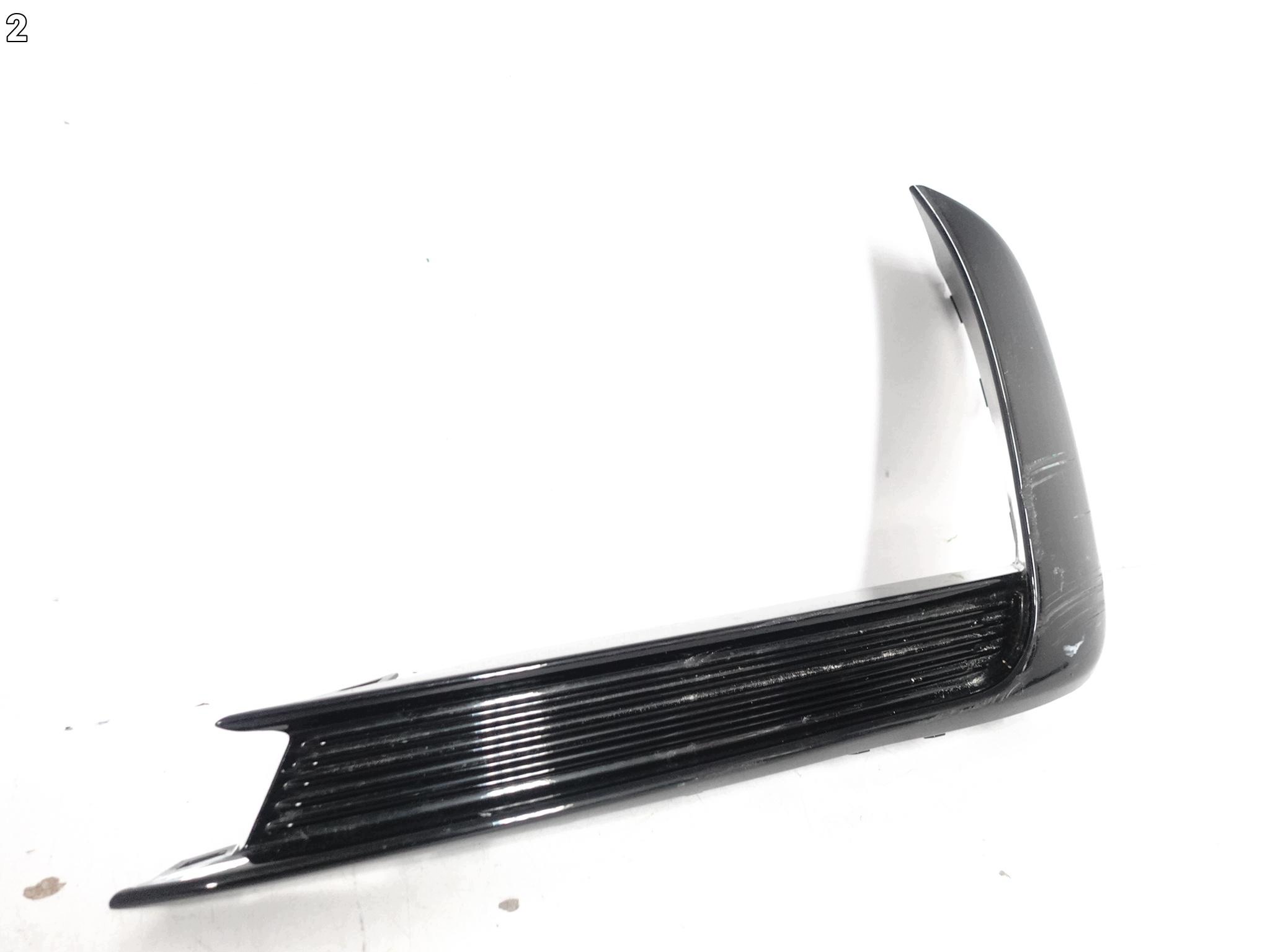 PORSCHE MACAN 95B GTS 18-21 moulding grille grid intake W bumper front right