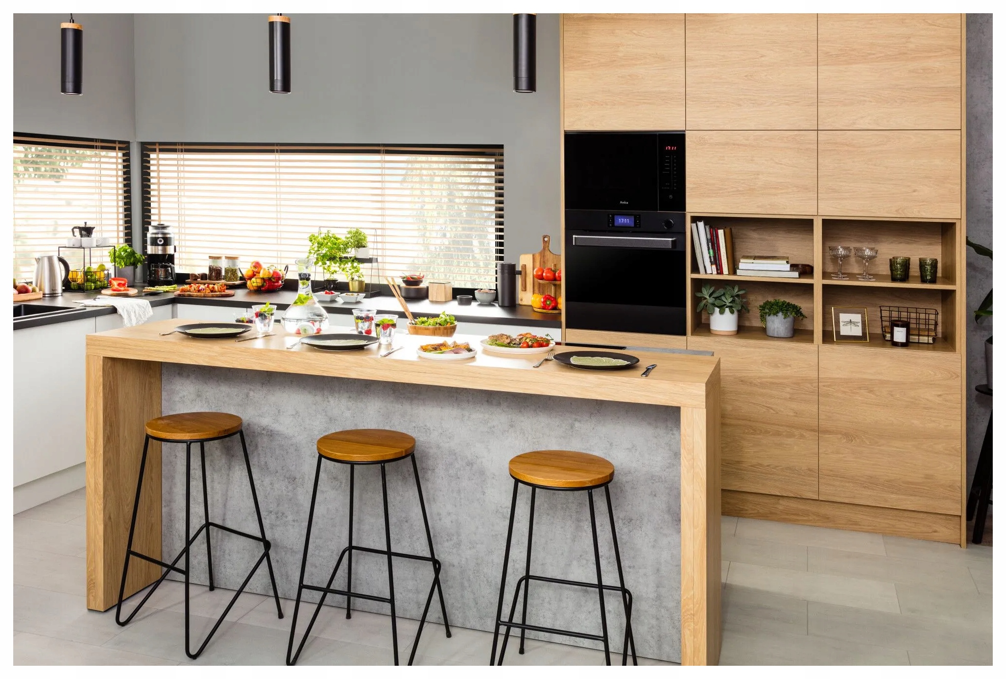 Kuchenka mikrofalowa AMICA AMMB25E2SGVB Q-TYPE 25L Marka Amica