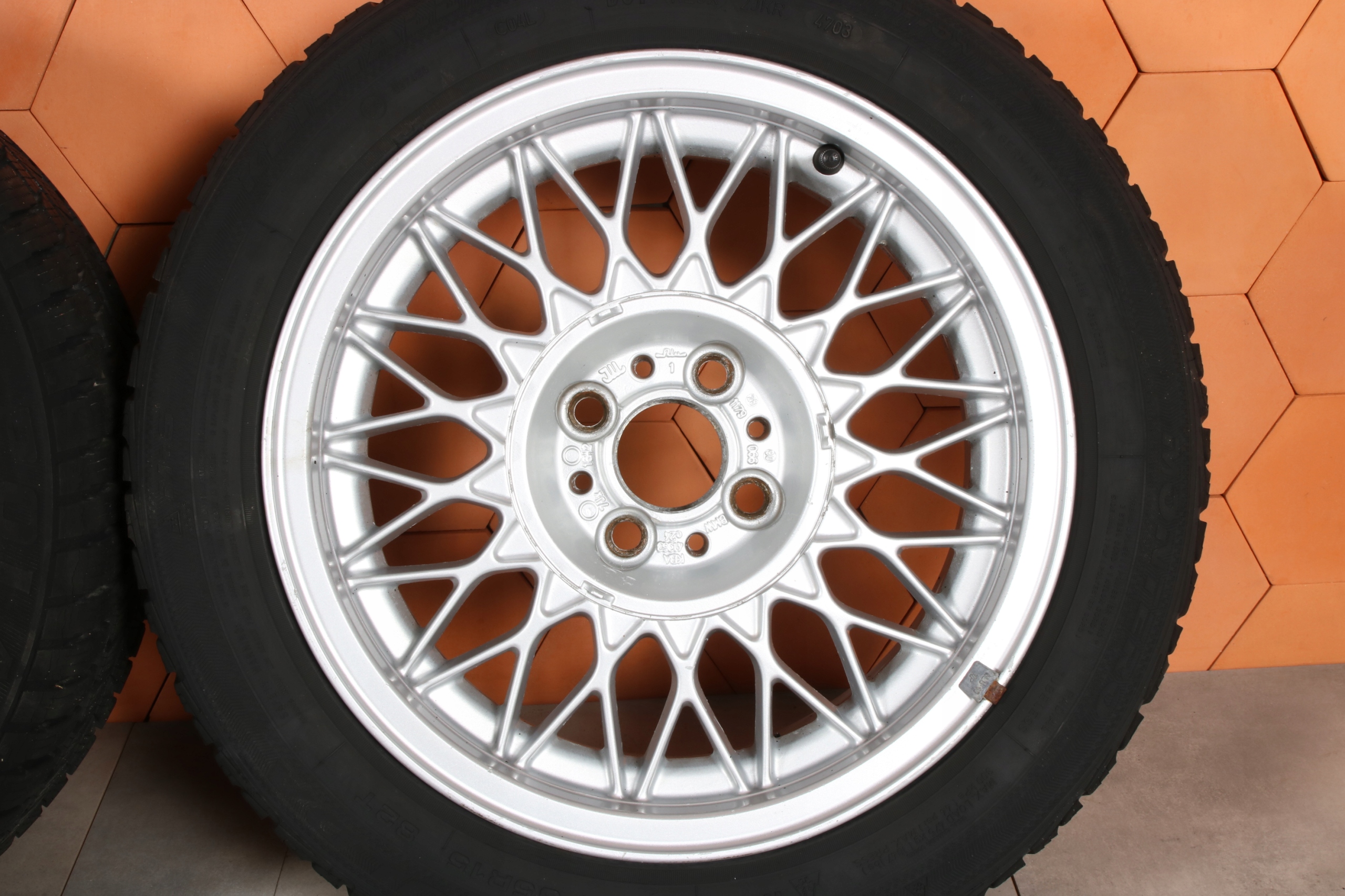 BMW 3 E30 Z1 E30 ORYGINALNE disc wheels 15" 7J 4X100 1179066
