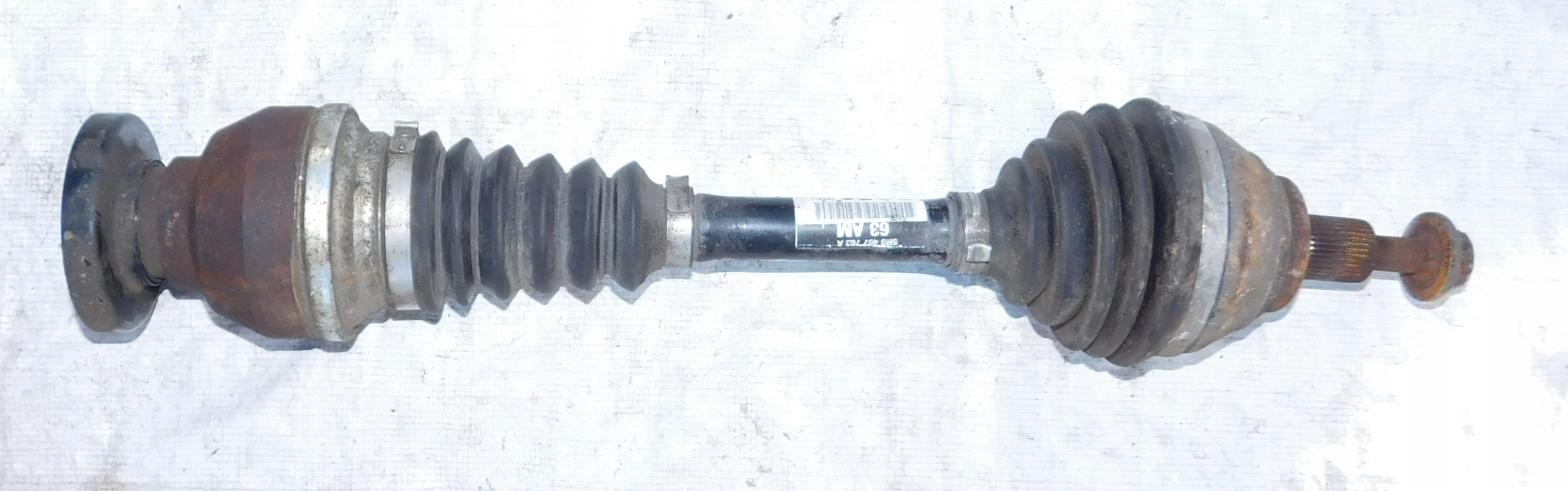 TIGUAN 5N 2.0 TDI ПОЛУОСЬ ЛЕВЫЙ ПЕРЕДНИЙ 5N0407763A