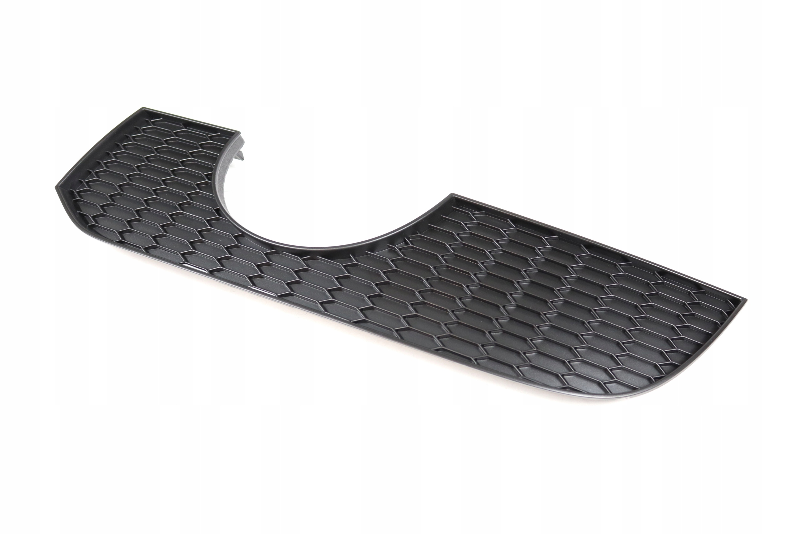 KRATKA ATRAPA DOKLADKI ZDERZAKA TYL AUDI A3 LEWA