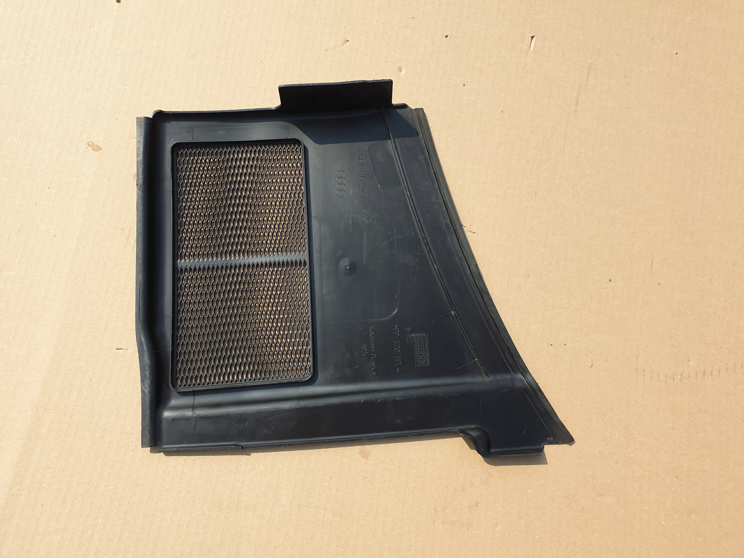 cover covering of a filter, torpedo AUDI A4 B6 B7