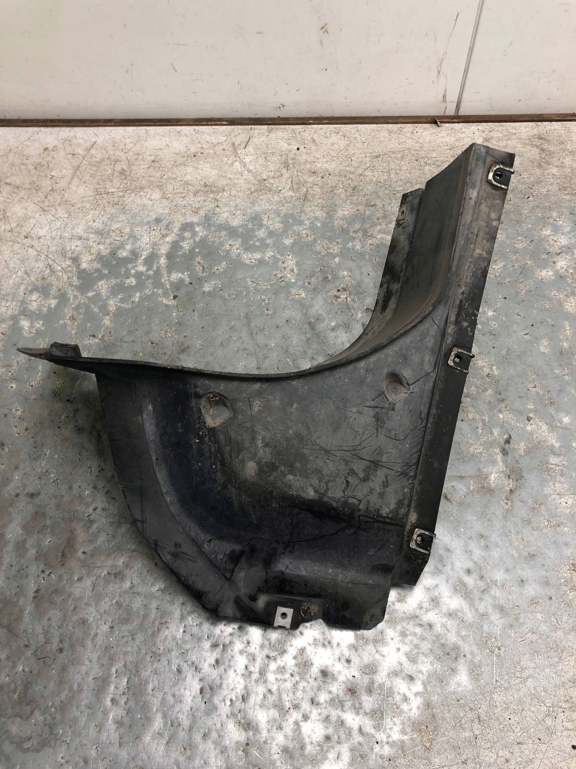 NOSEK NADKOLA left front AUDI Q3 8U LIFT 8U0853887E