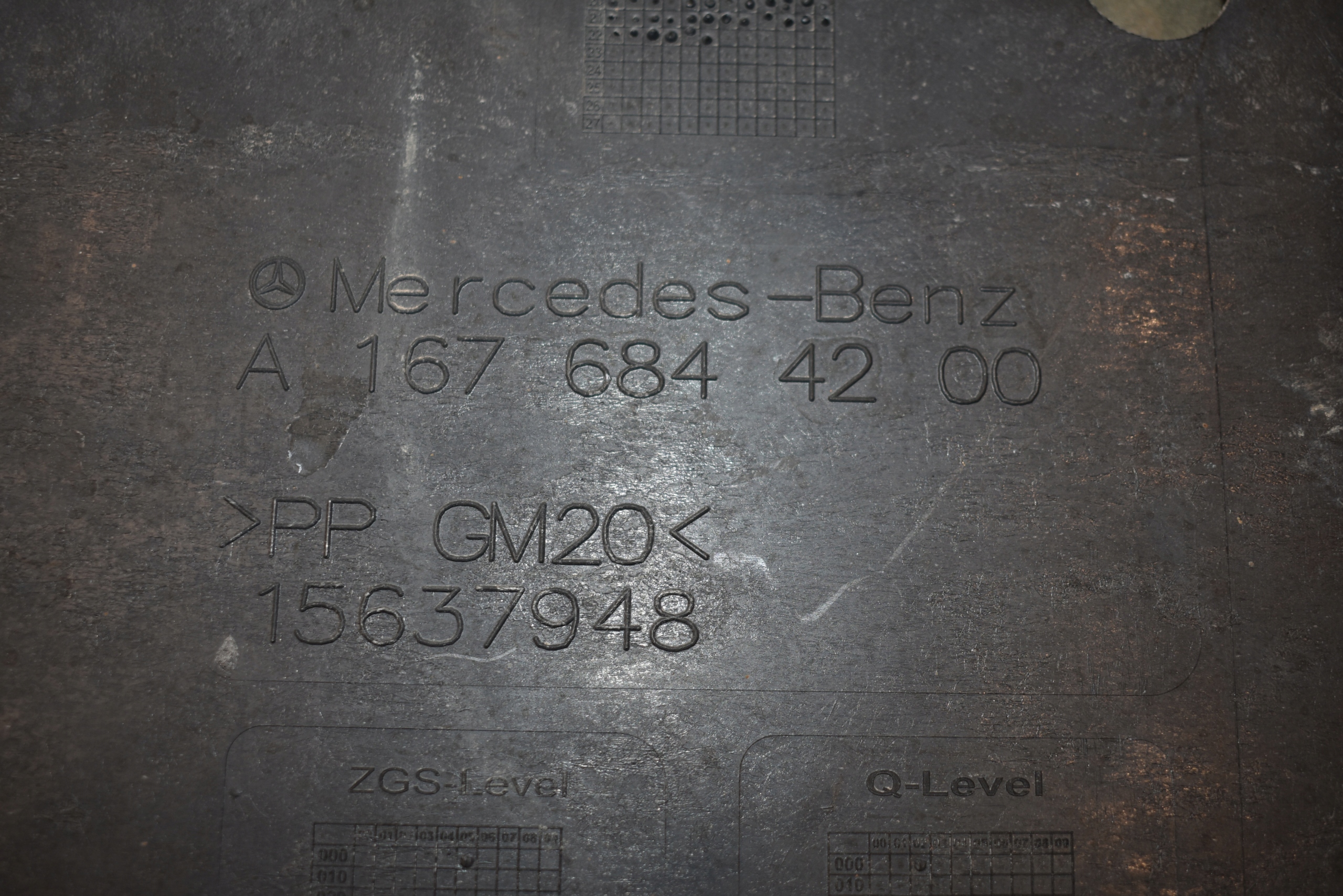 IDEALNA cover chassis MERCEDES W167 GLE GLS 1